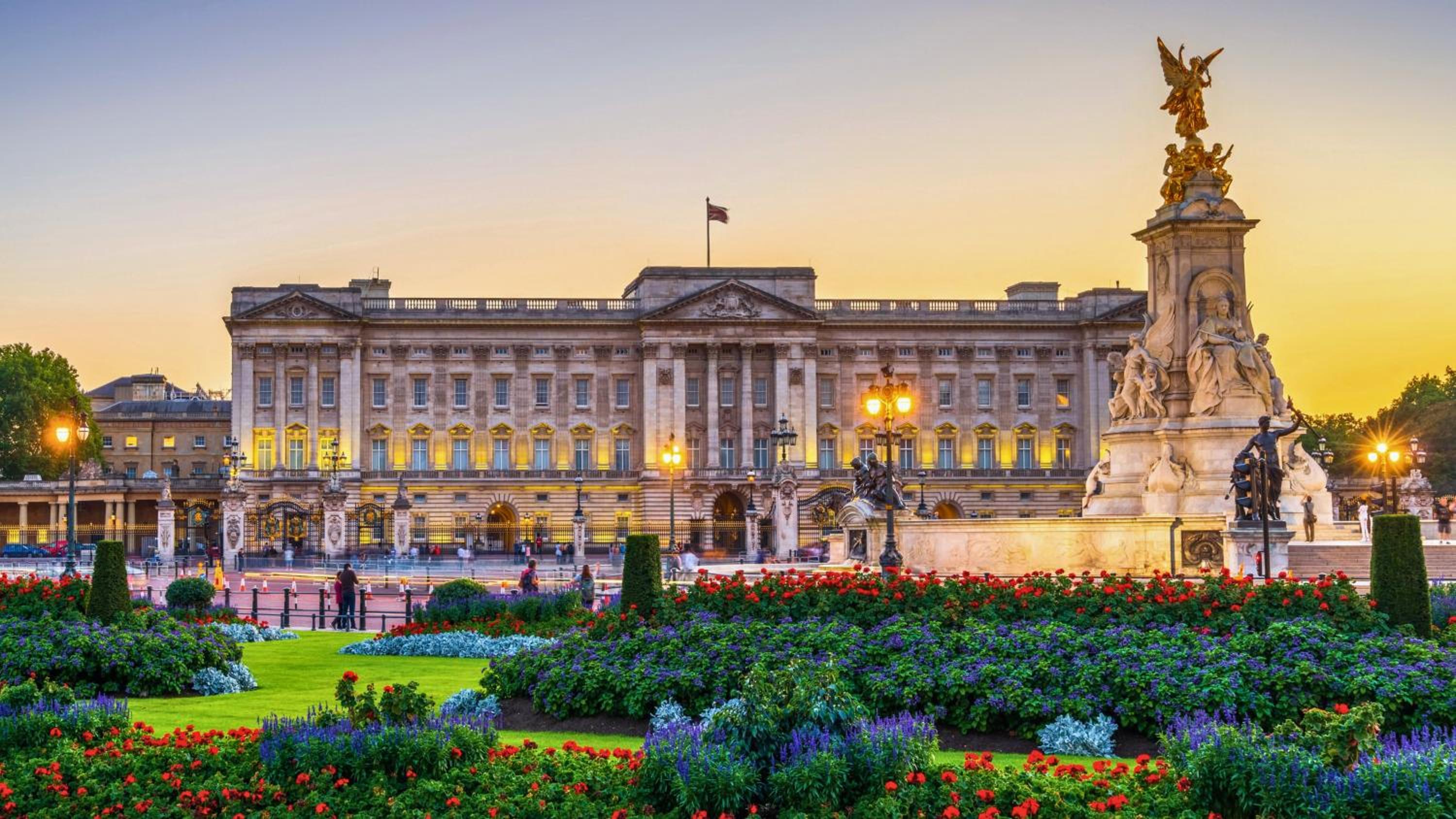 2000ft Huge, 3Bed 3Bath, AC, 5 mins to St James Park, Buckingham Palace