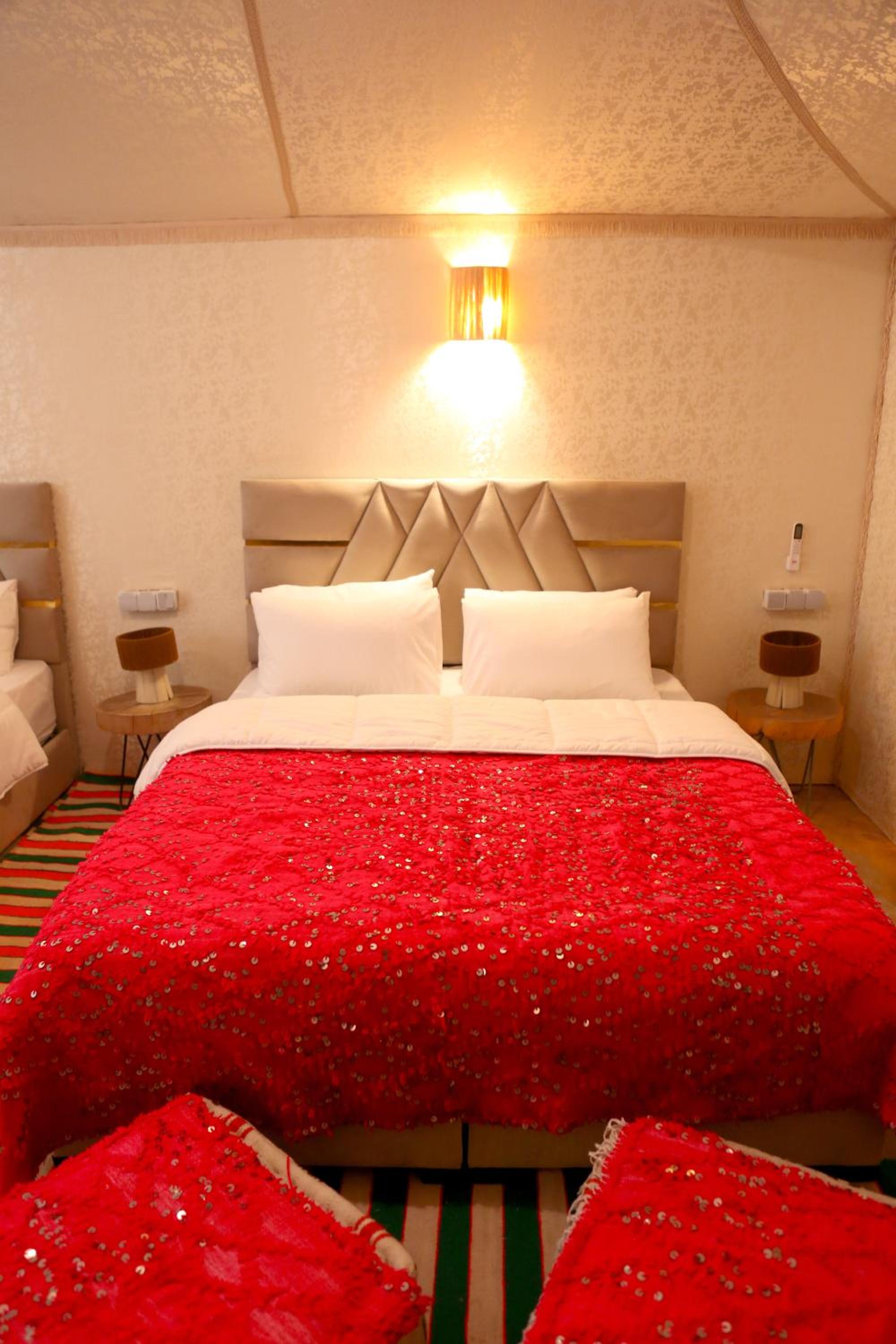 Agafay Luxury desert Camp - Glamping Experience