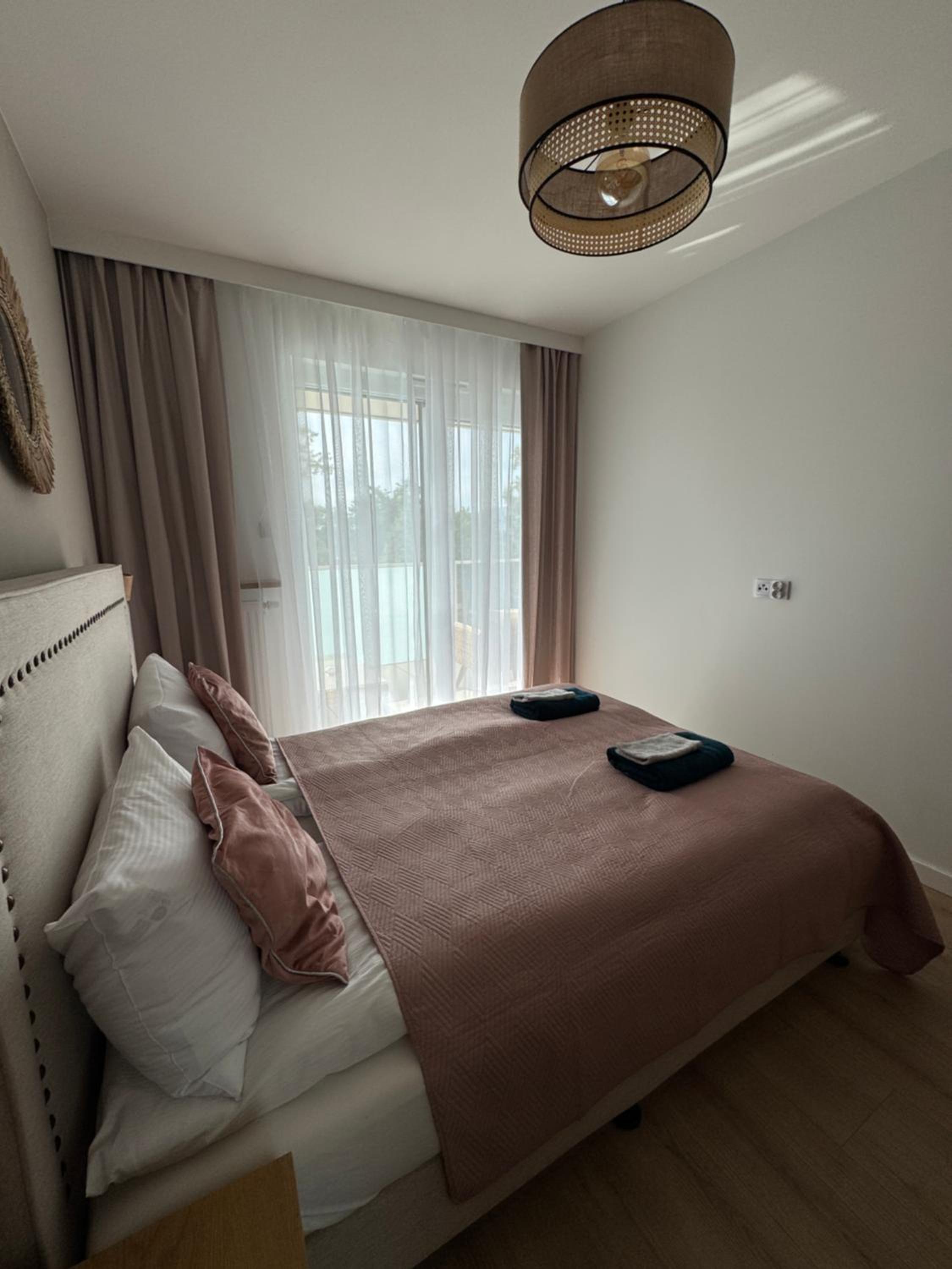 4SUMMER Golden Dune - Parking, przestronne mieszkanie 50m2, cały apartament do dyspozycji, duży taras z pięknym zachodem słońca Parkplatz, geräumige Wohnun
