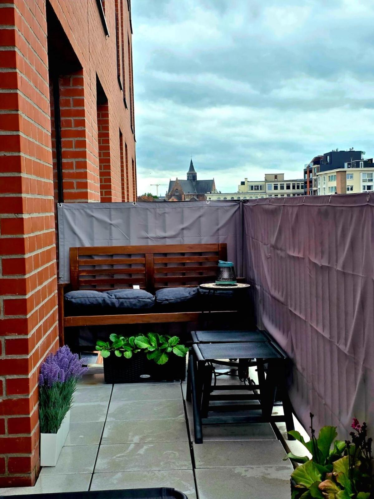 Homeawayfromhomeghent with private parking