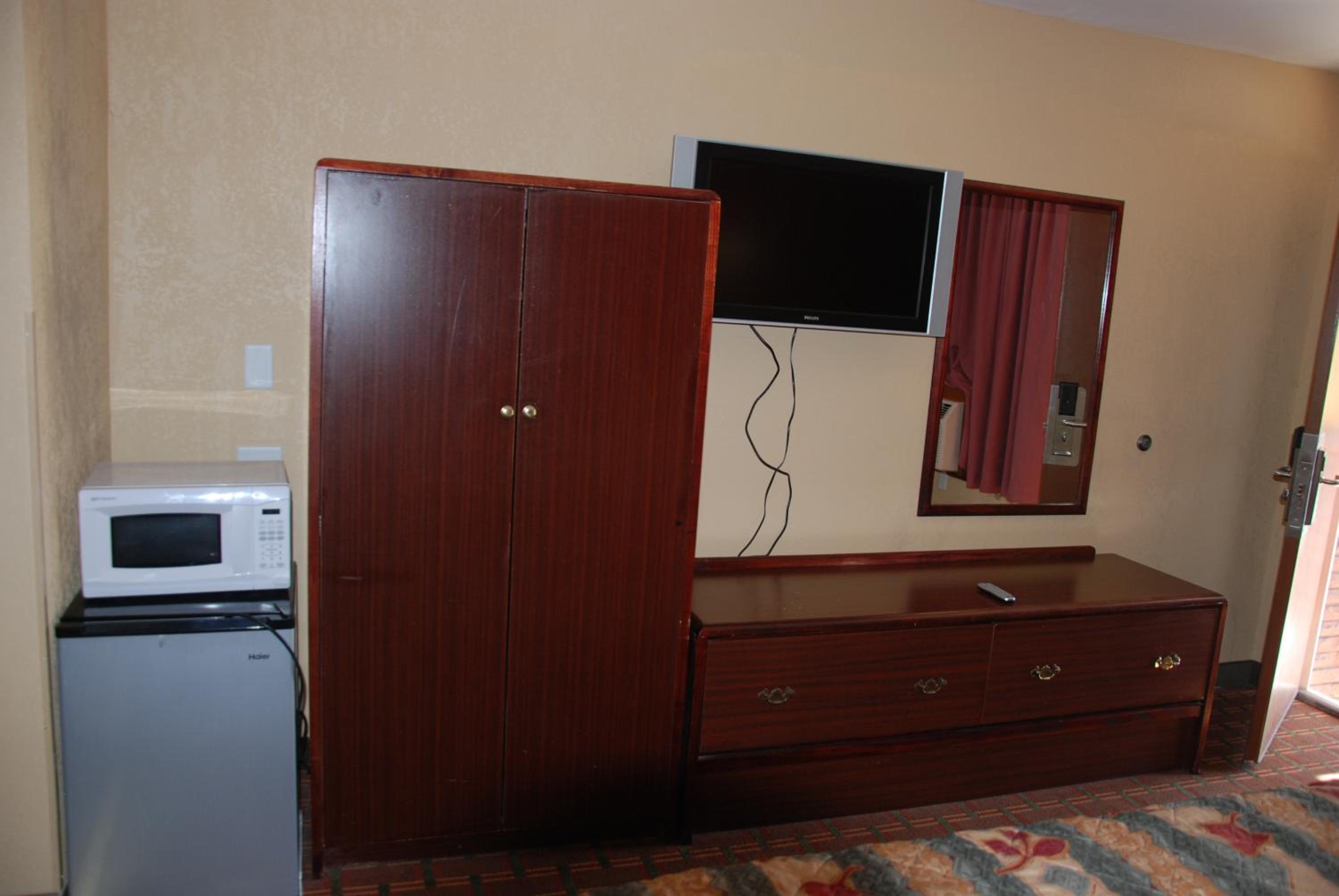 Mount Laurel Motel view 2