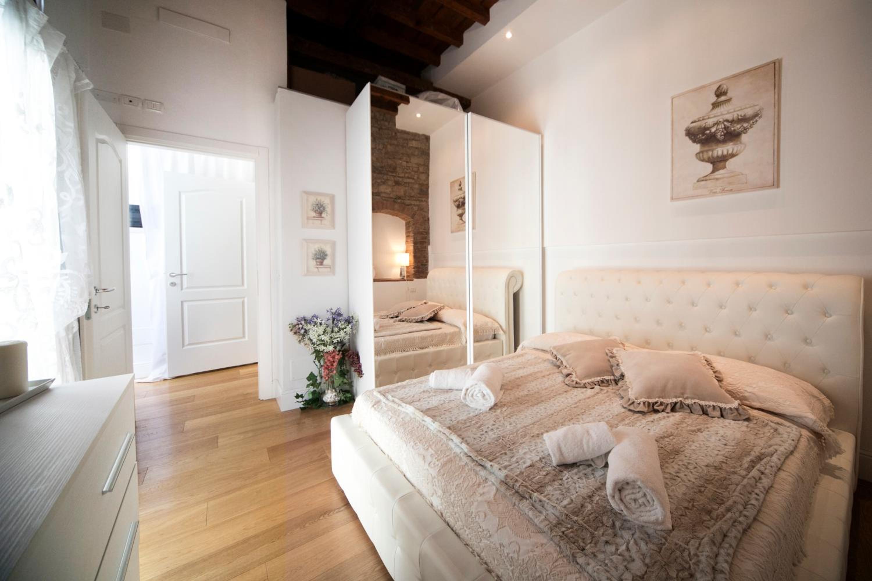 Borgo San Jacopo Superior by 360Rentals photo 3