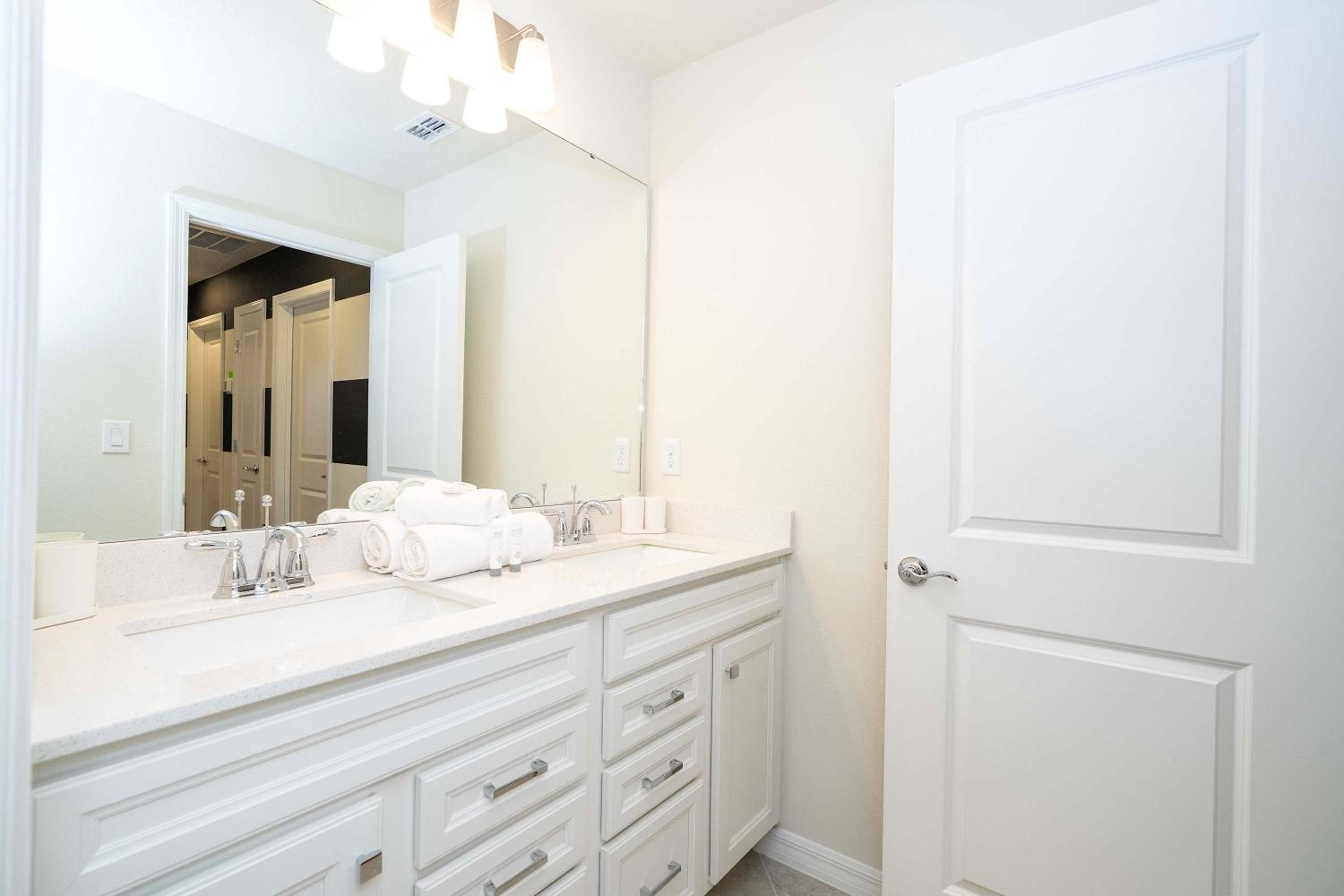 Magical 5BR w Pool Minutes from Disney 16161