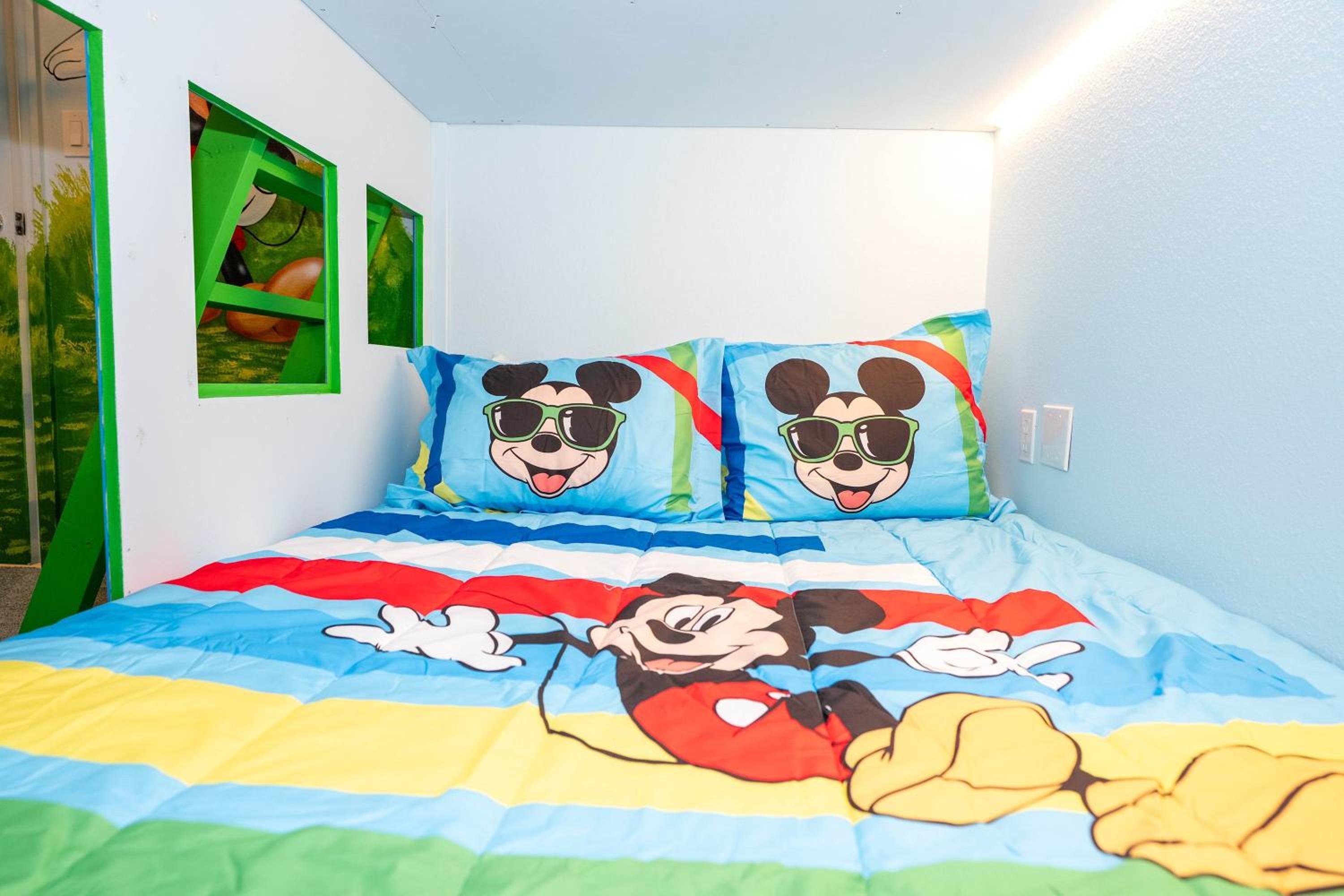 Magical 5BR w Pool Minutes from Disney 16161