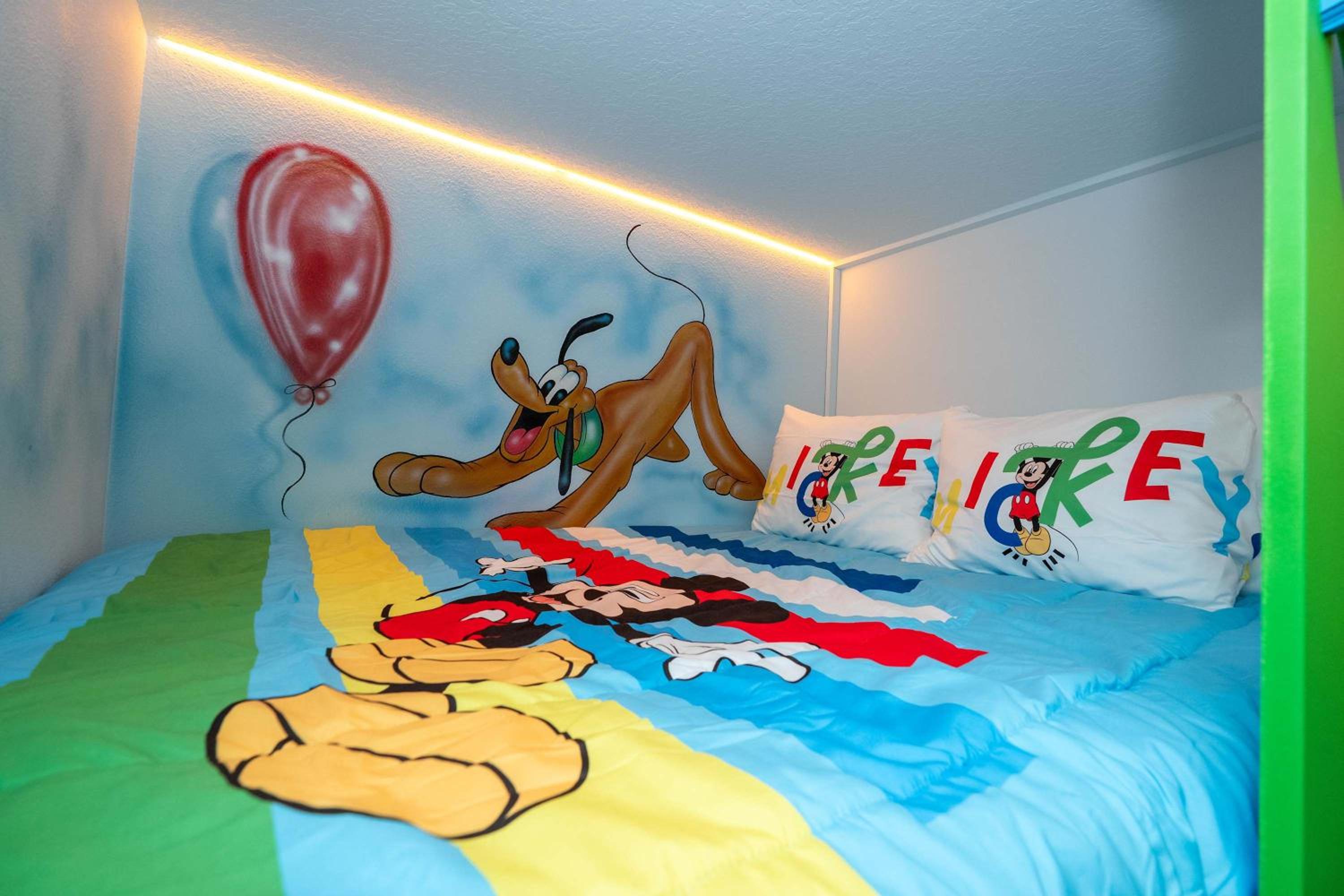 Magical 5BR w Pool Minutes from Disney 16161
