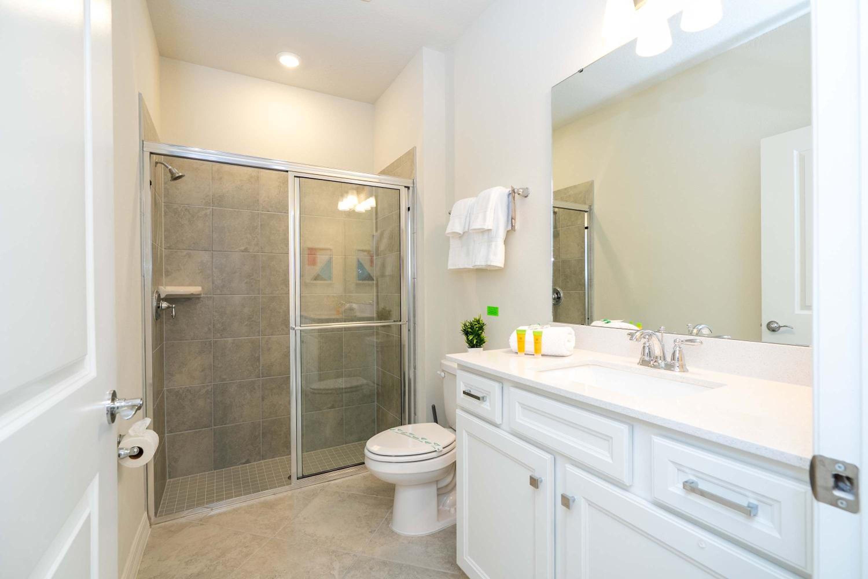 Family Friendly 5Bd near Disney Windsor Cay 16136