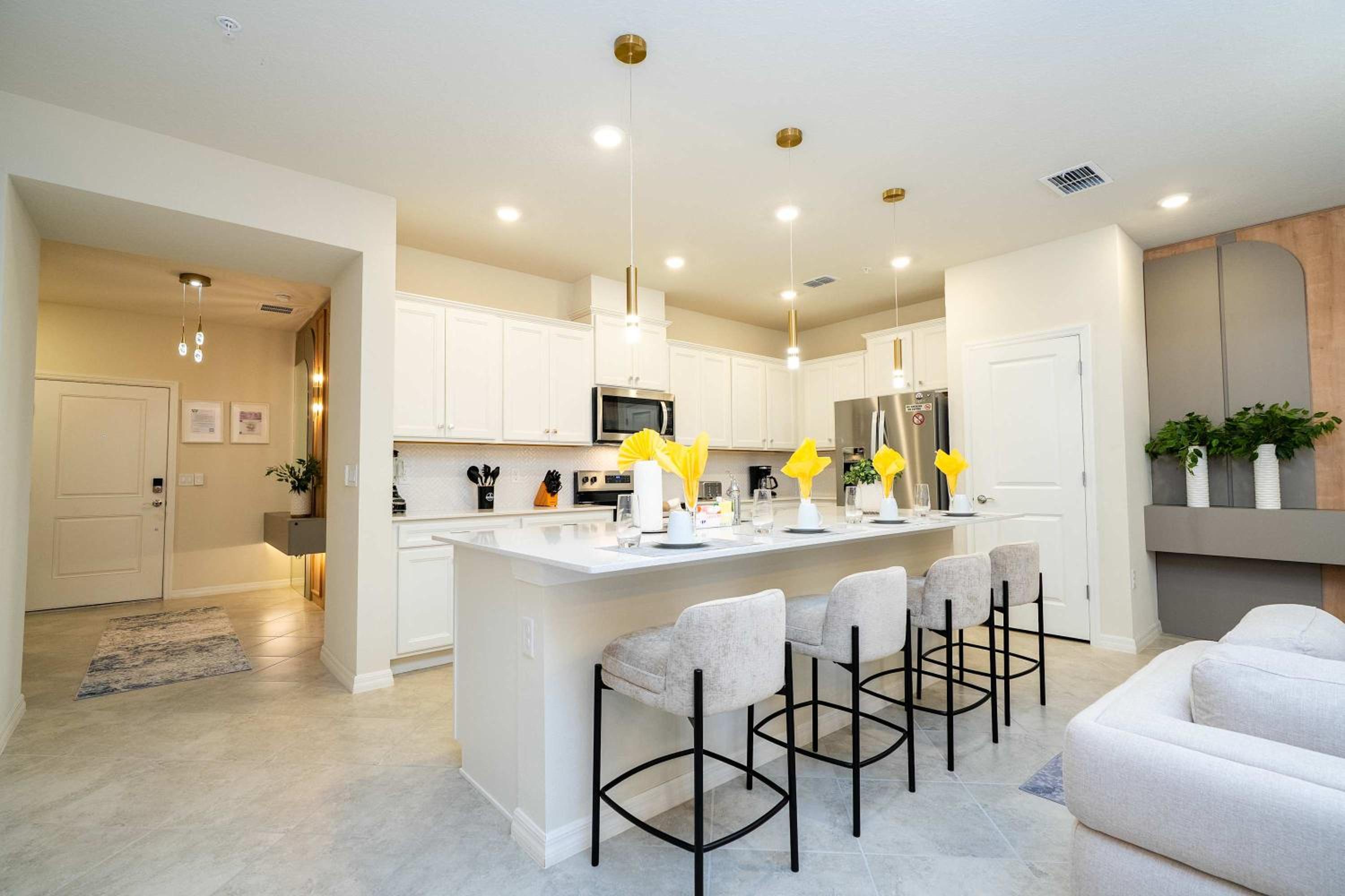 Family Friendly 5Bd near Disney Windsor Cay 16136
