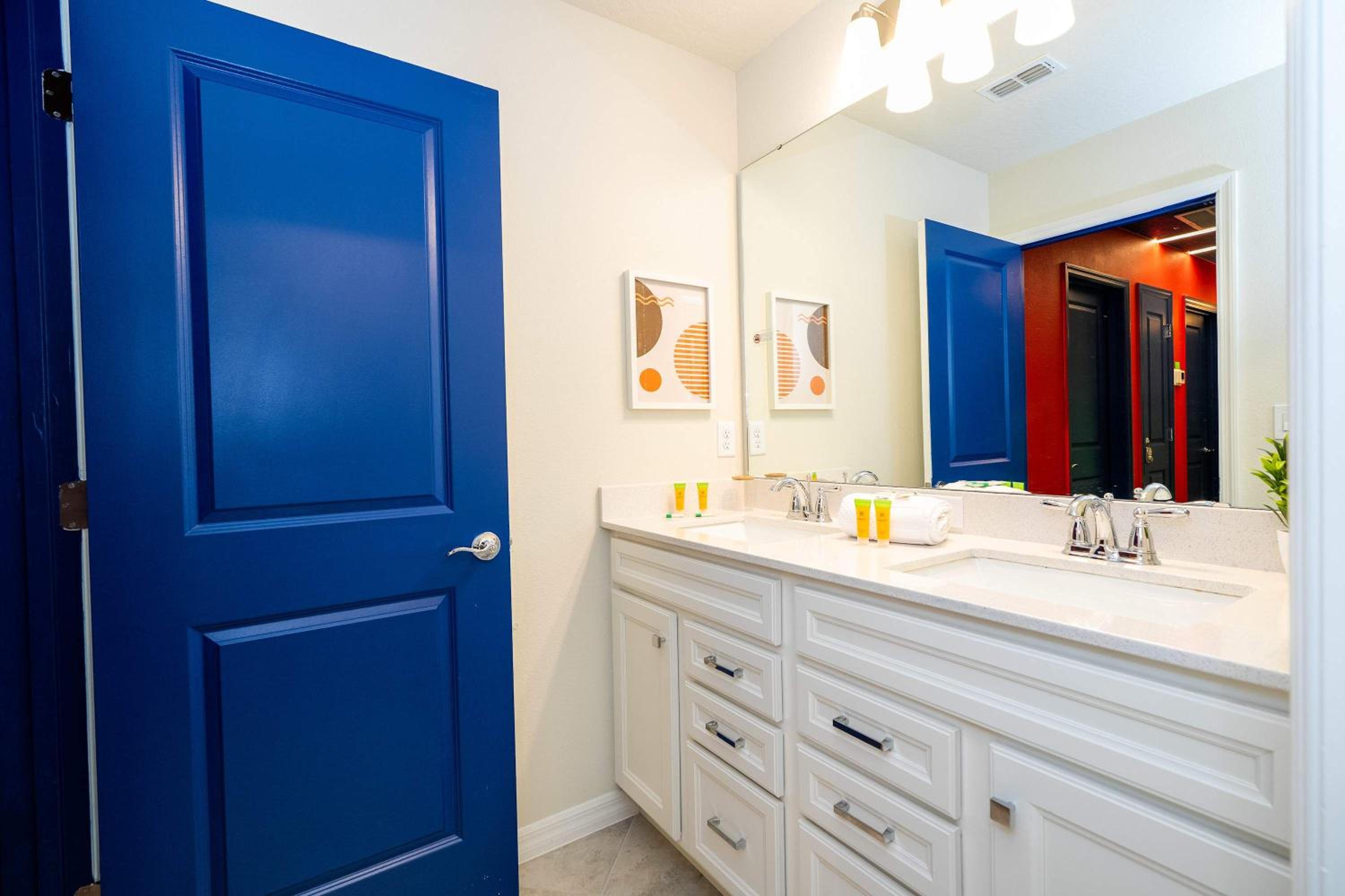 Family Friendly 5Bd near Disney Windsor Cay 16136