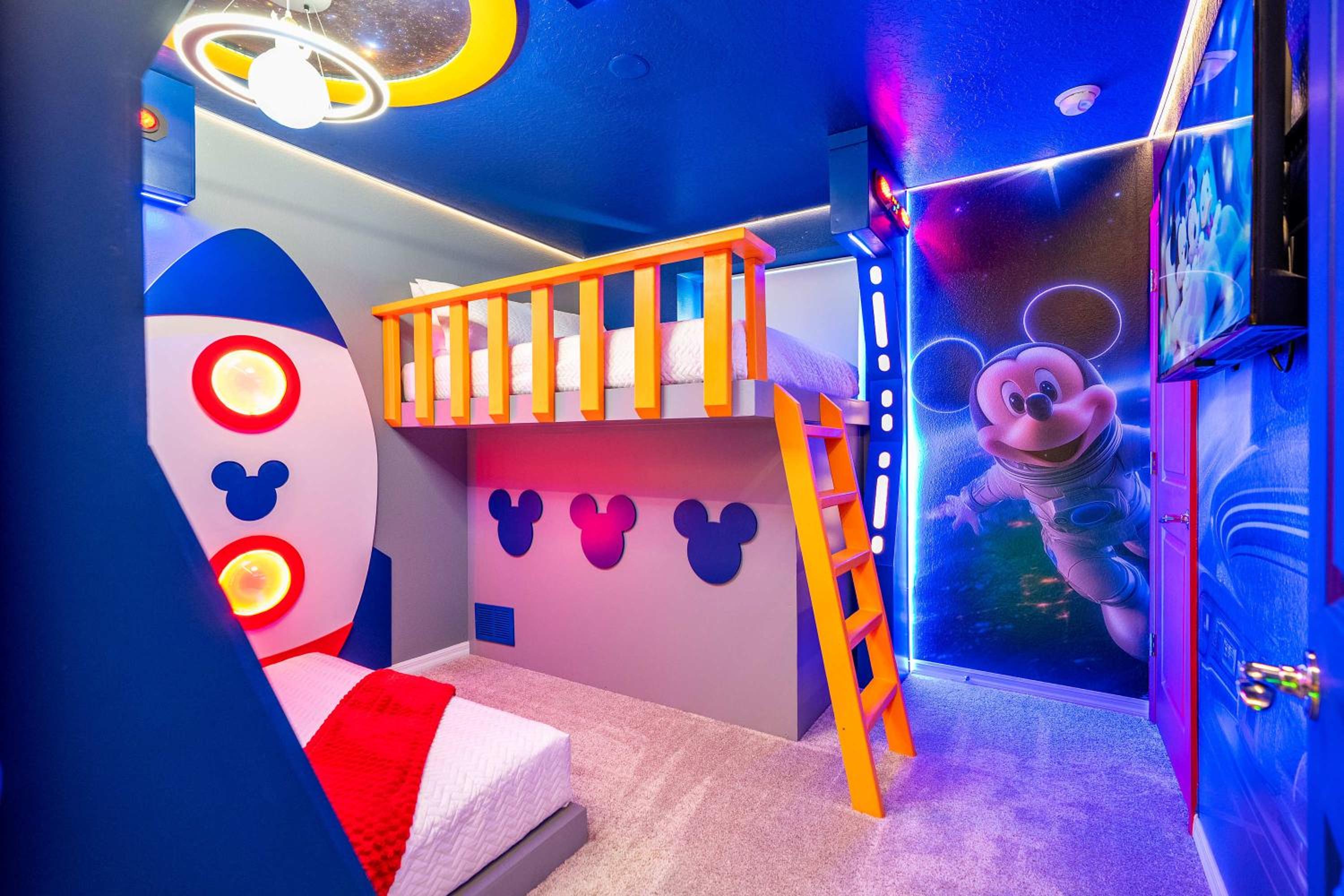 Family Friendly 5Bd near Disney Windsor Cay 16136