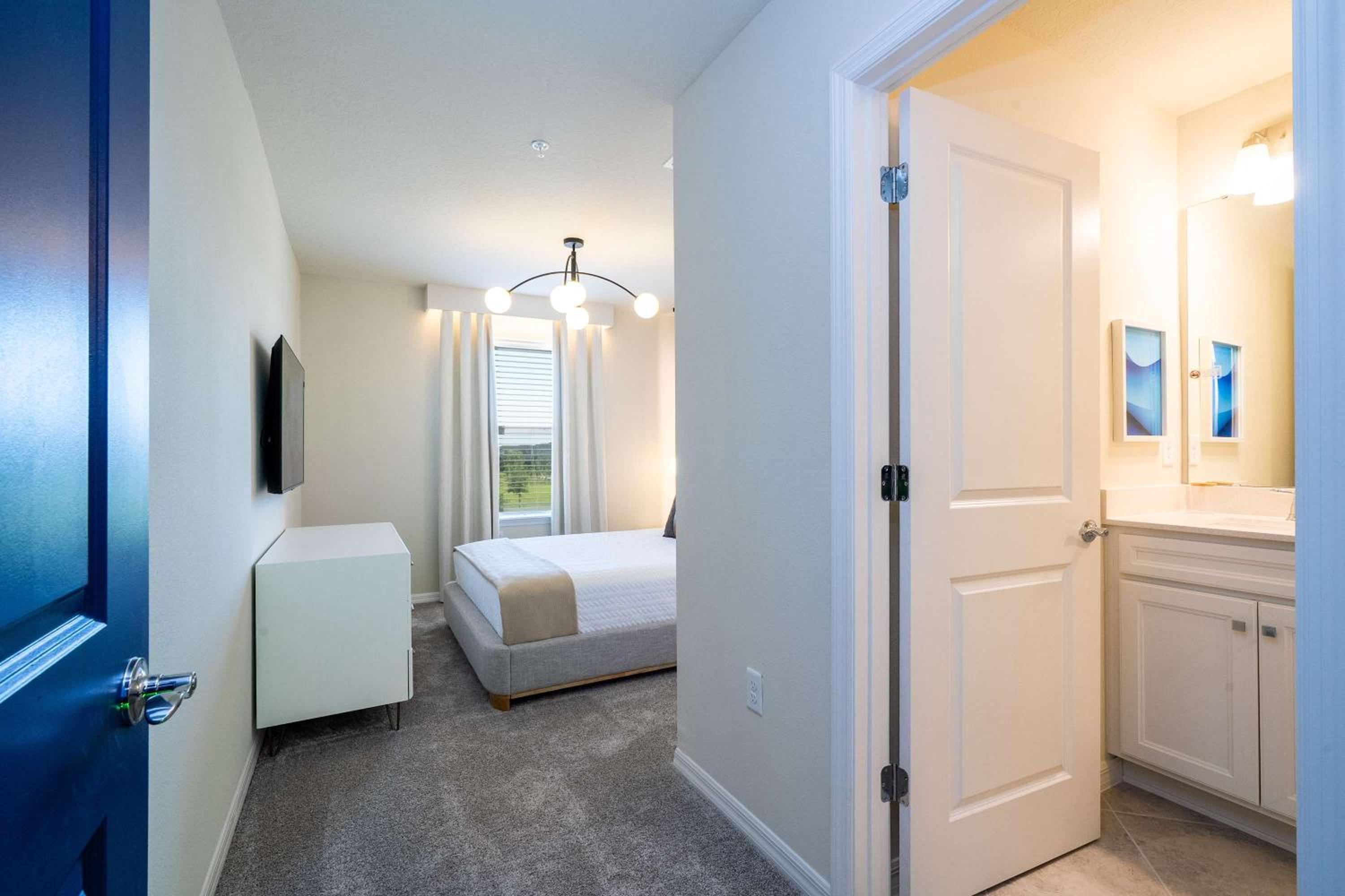 Family Friendly 5Bd near Disney Windsor Cay 16136