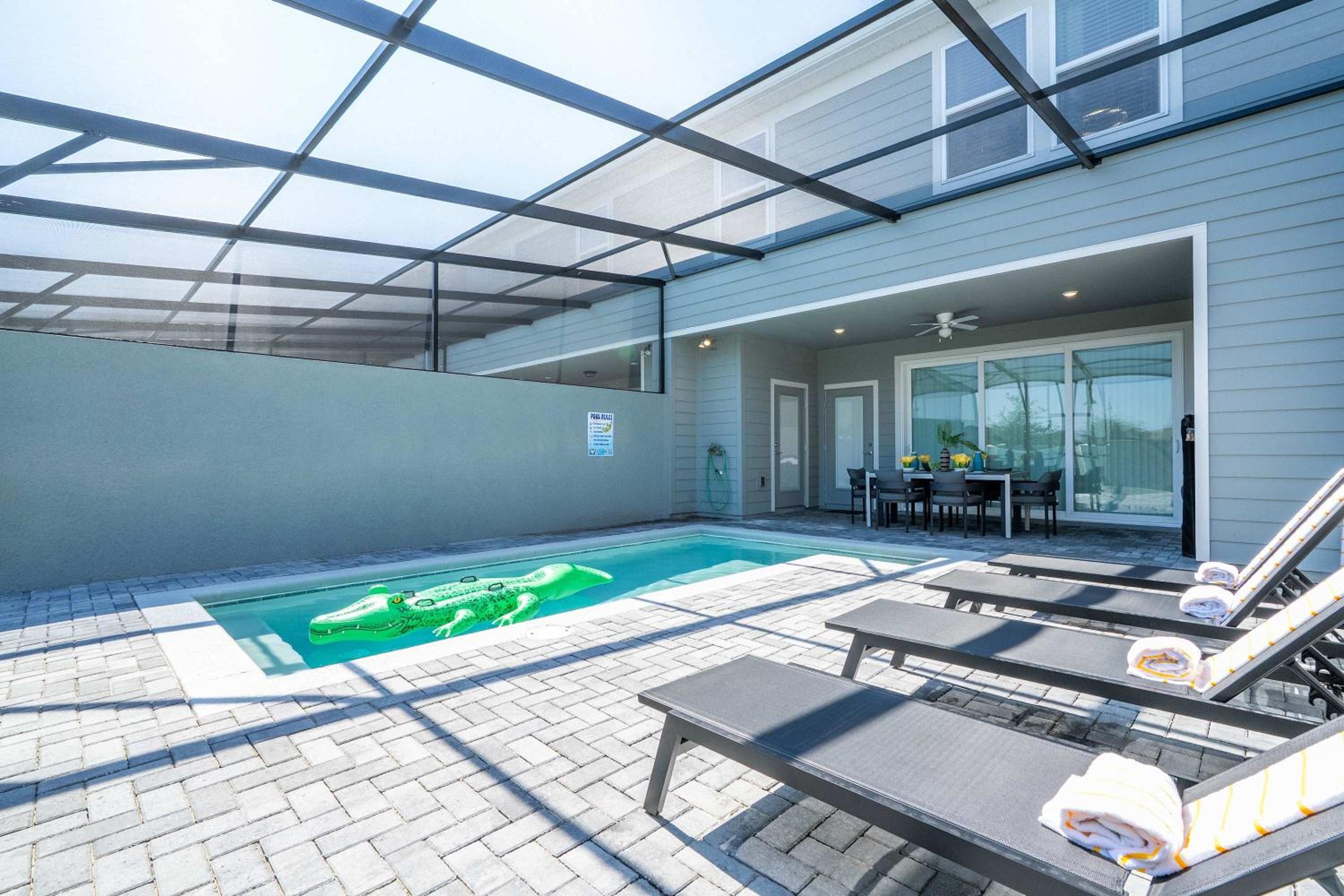 Family Friendly 5Bd near Disney Windsor Cay 16136
