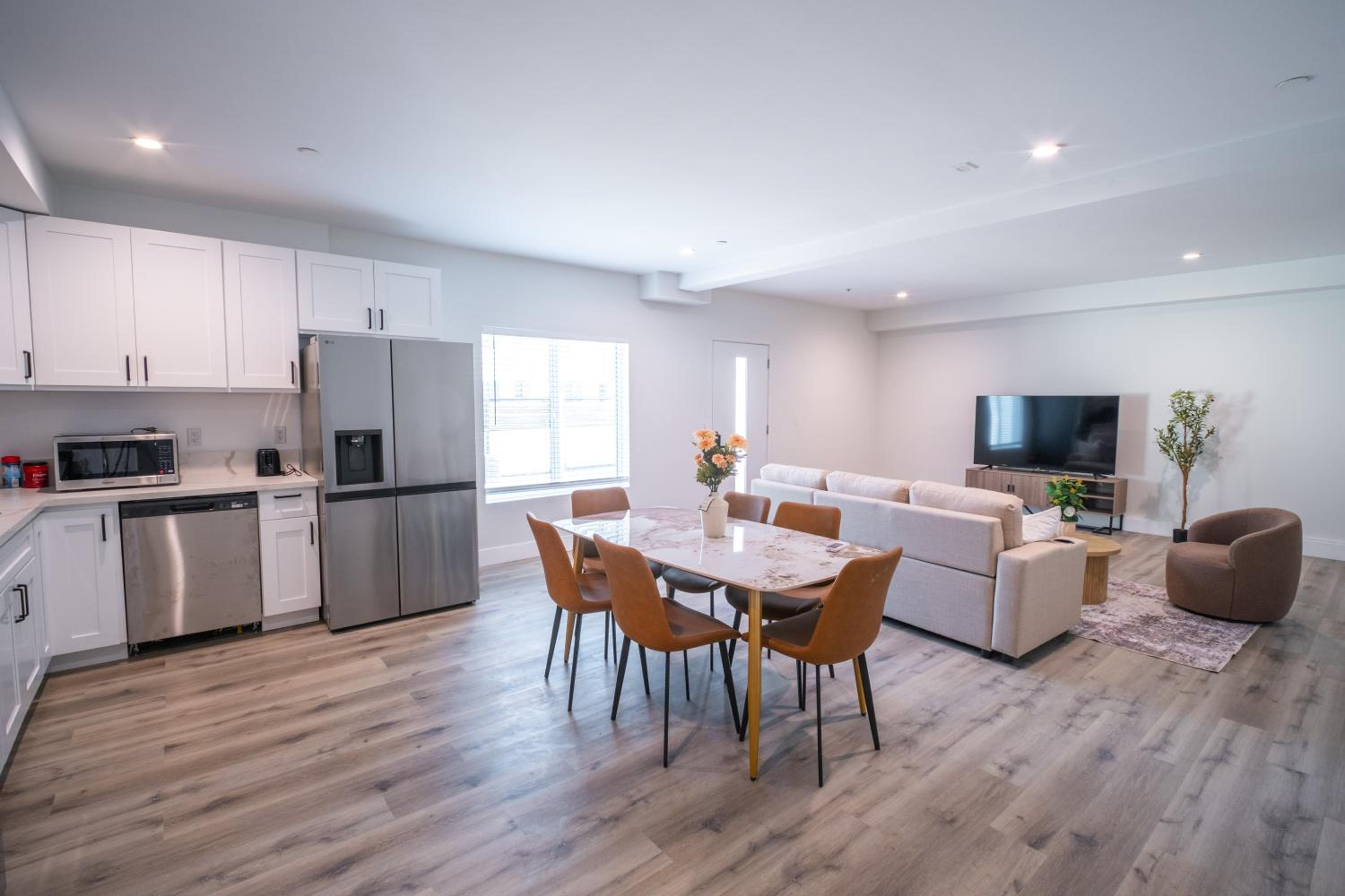 Modern 2BR2BA Home Near USC Walk to Campus