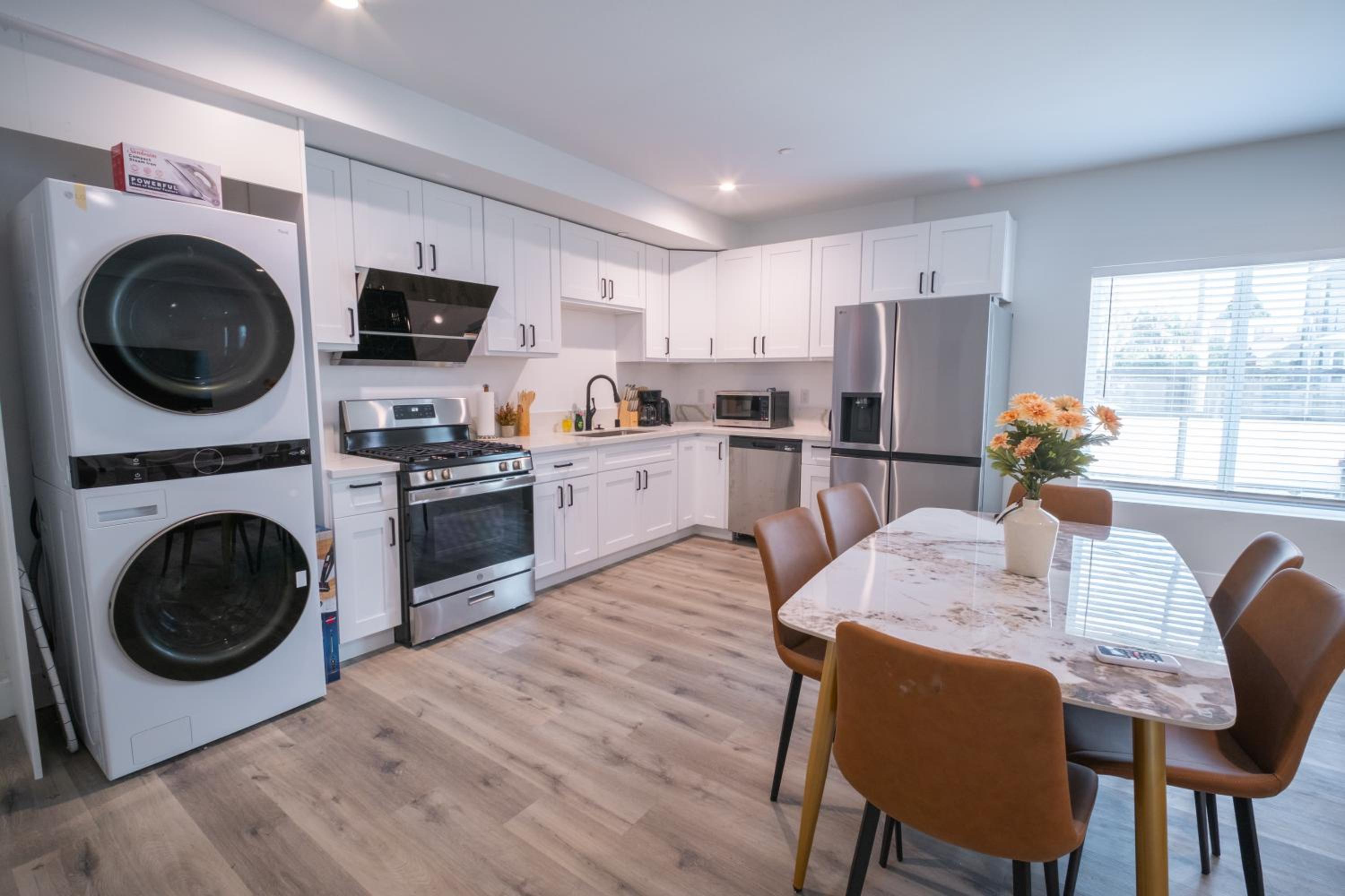 Modern 2BR2BA Home Near USC Walk to Campus