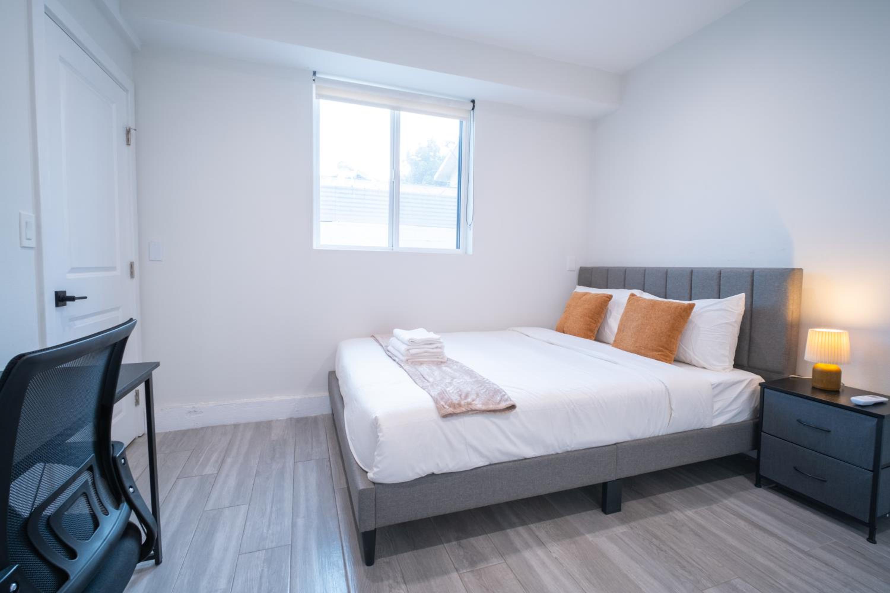 Modern 2BR2BA Home Near USC Walk to Campus