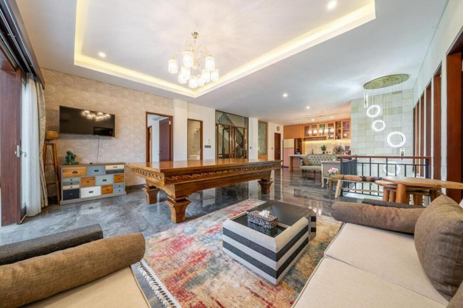 Modern 5BR Luxury Villa with Pool & Rooftop - 100m from Sanur Beach