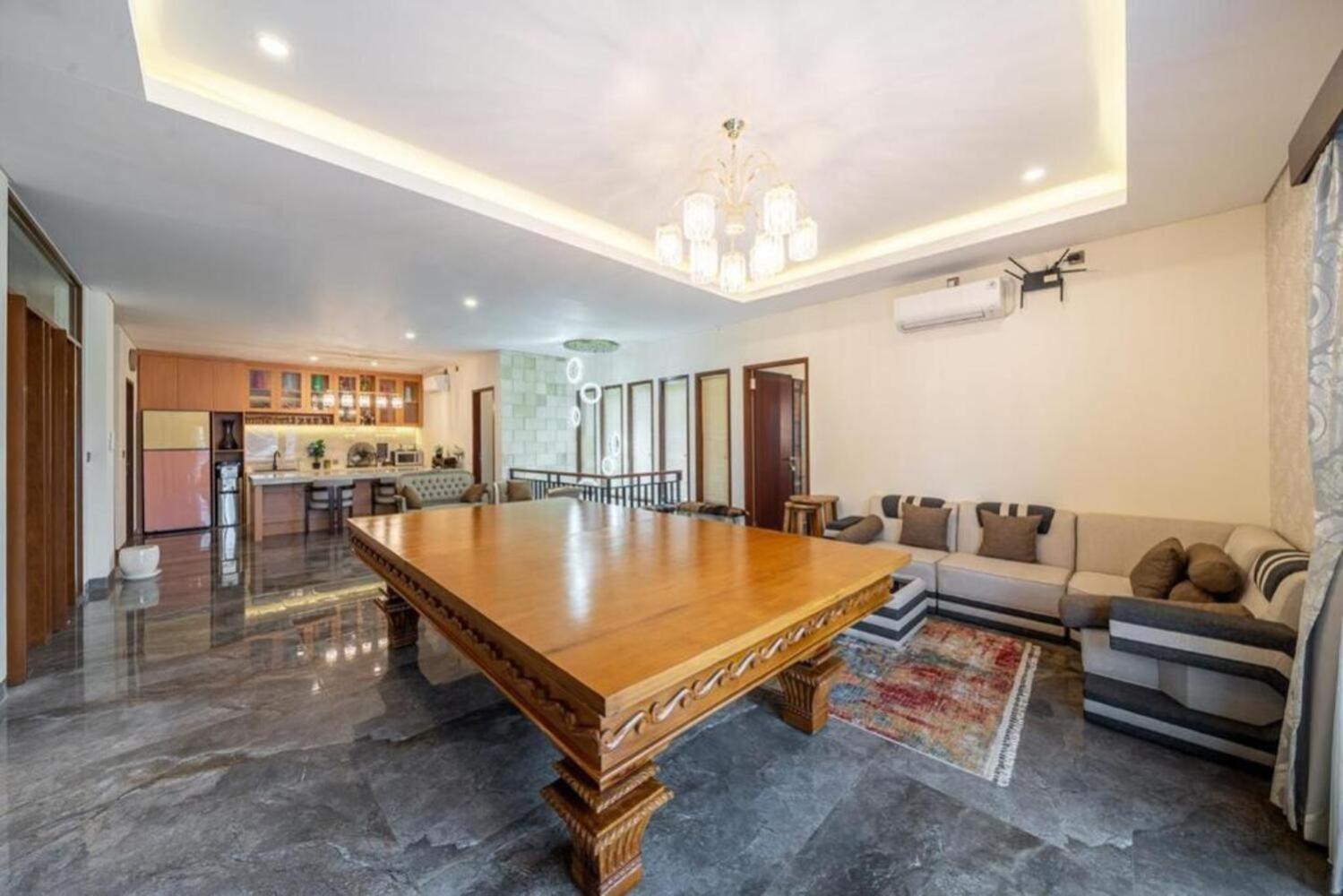 Modern 5BR Luxury Villa with Pool & Rooftop - 100m from Sanur Beach