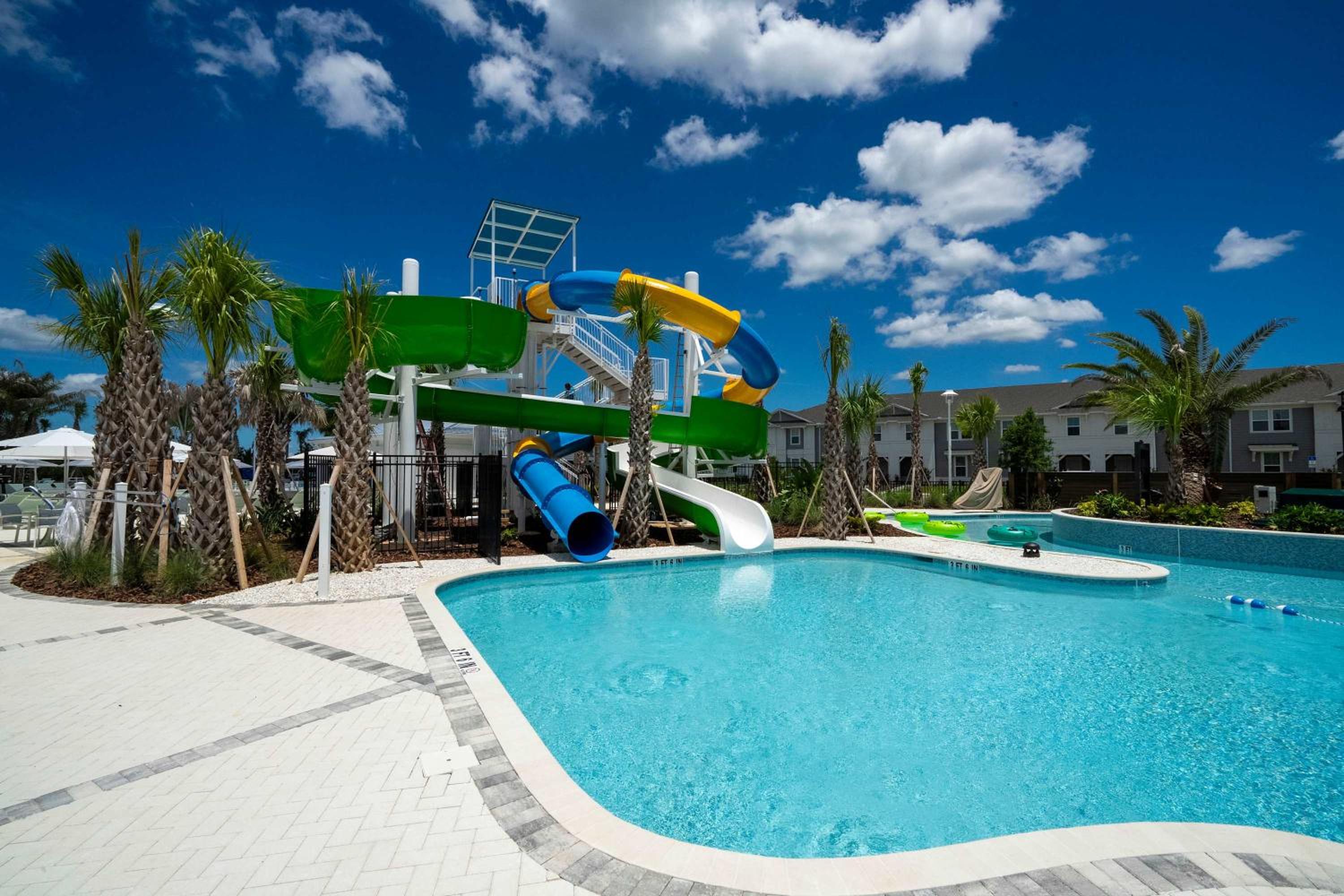 Luxury 7Bd Close to Disney with Pool and Spa at Windsor Cay 16218