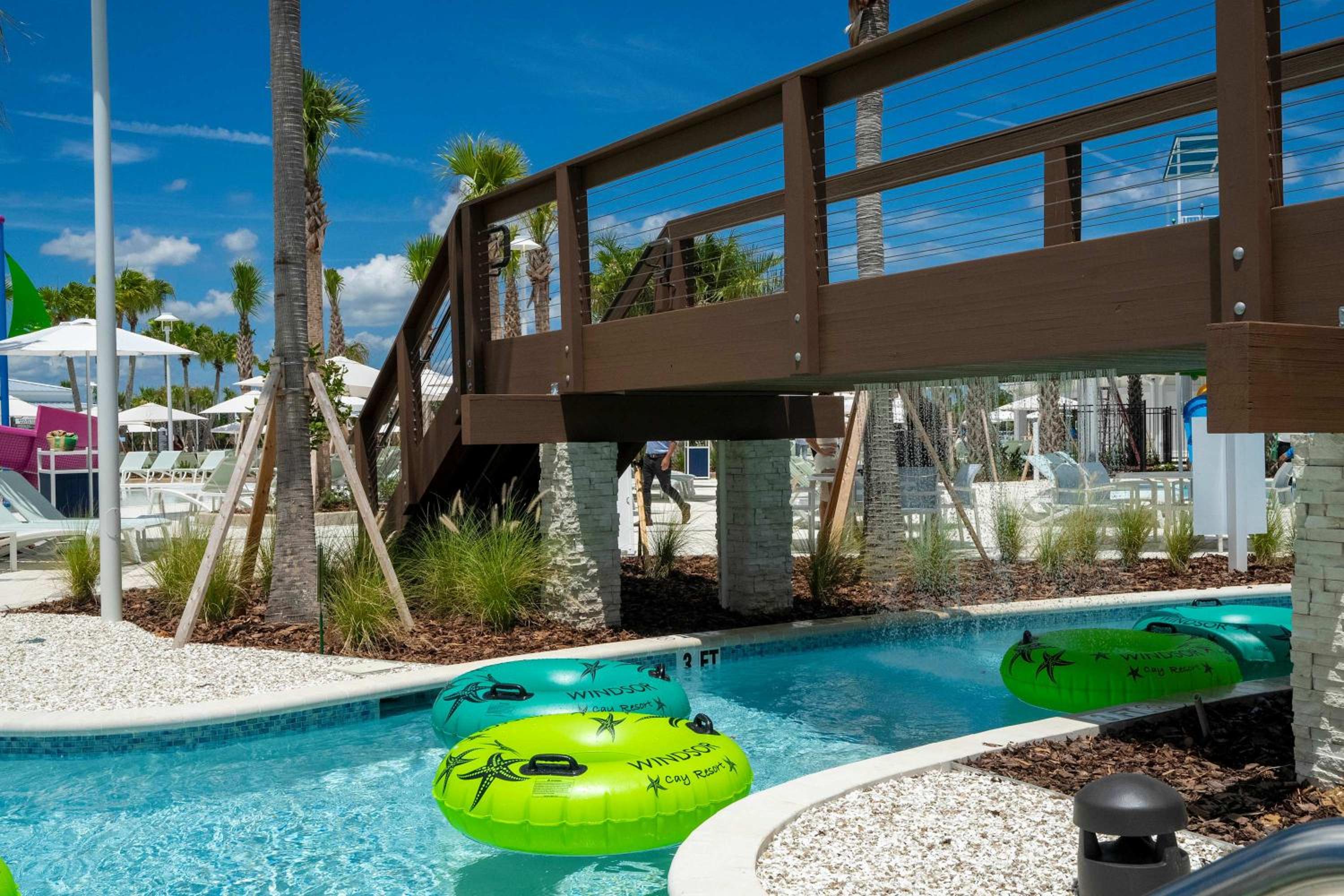 Luxury 7Bd Close to Disney with Pool and Spa at Windsor Cay 16218