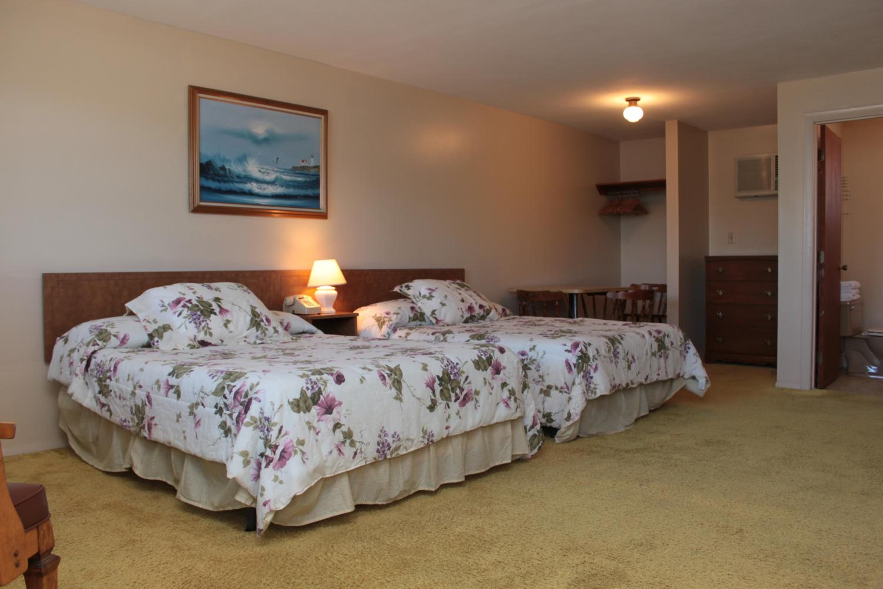 Inn Between the Beaches & Villager, photo 19