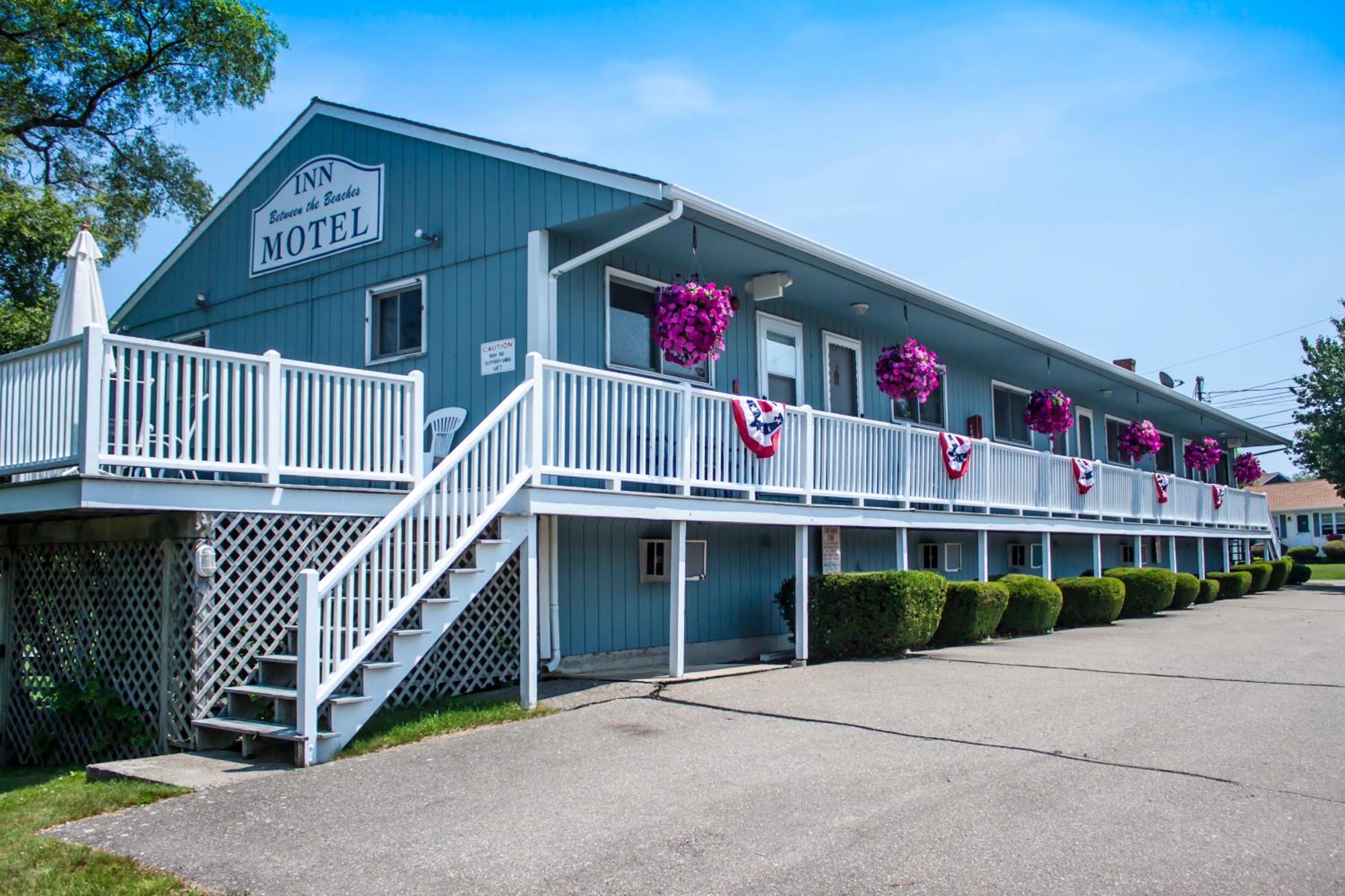 Inn Between the Beaches & Villager, photo 16