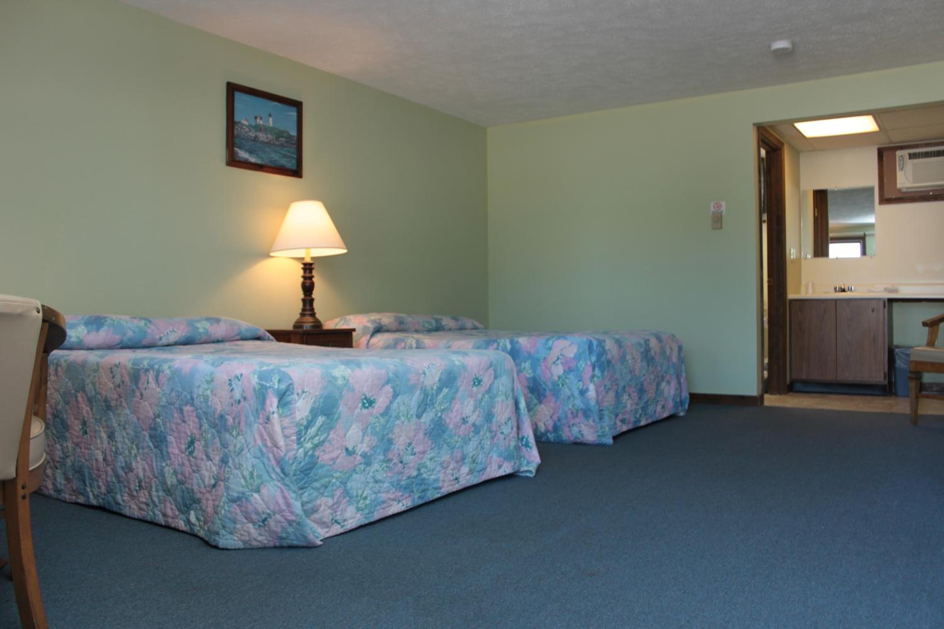 Inn Between the Beaches & Villager, photo 11