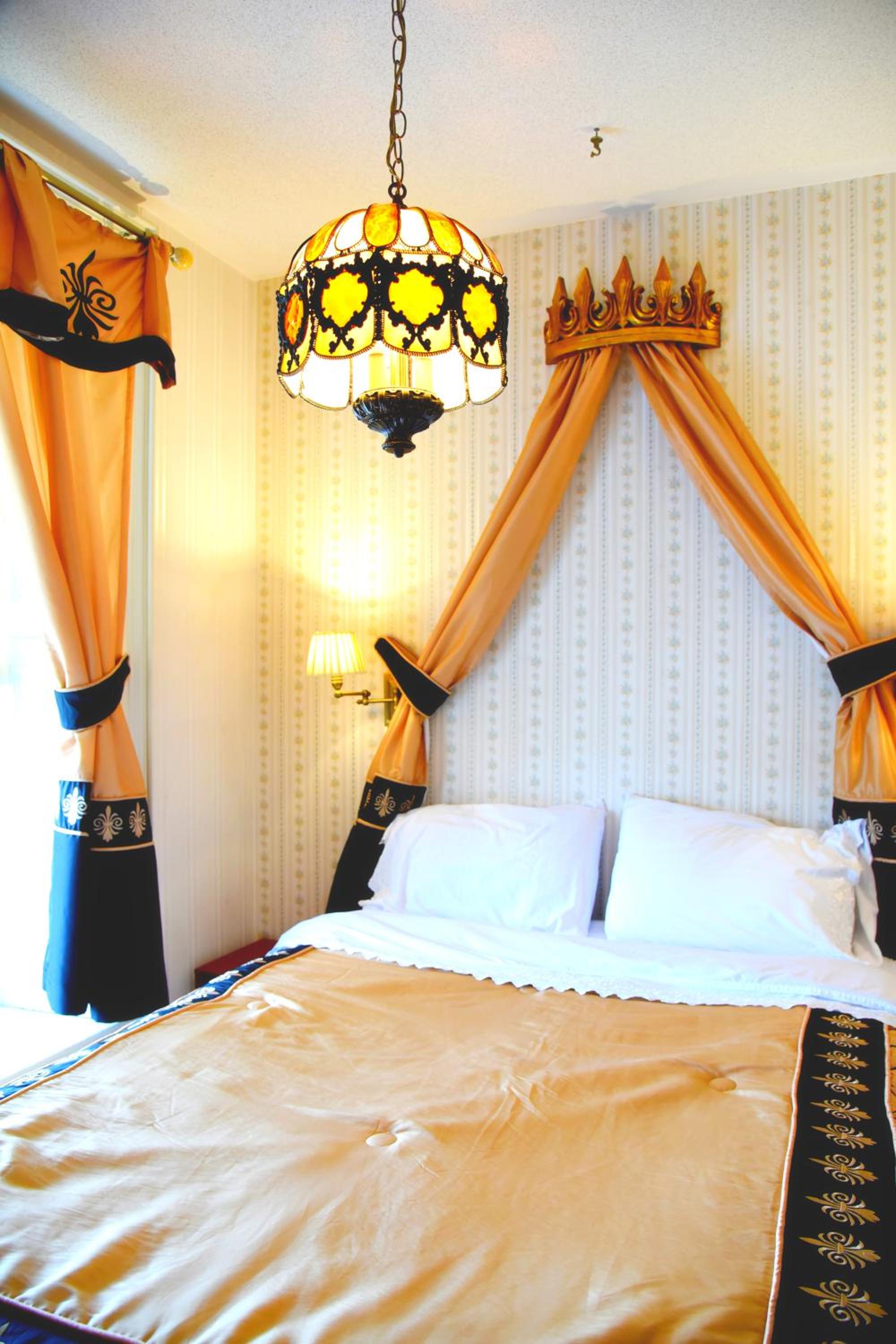 Brockville Vacations - Noble Waterfront Suites - Property Image 108