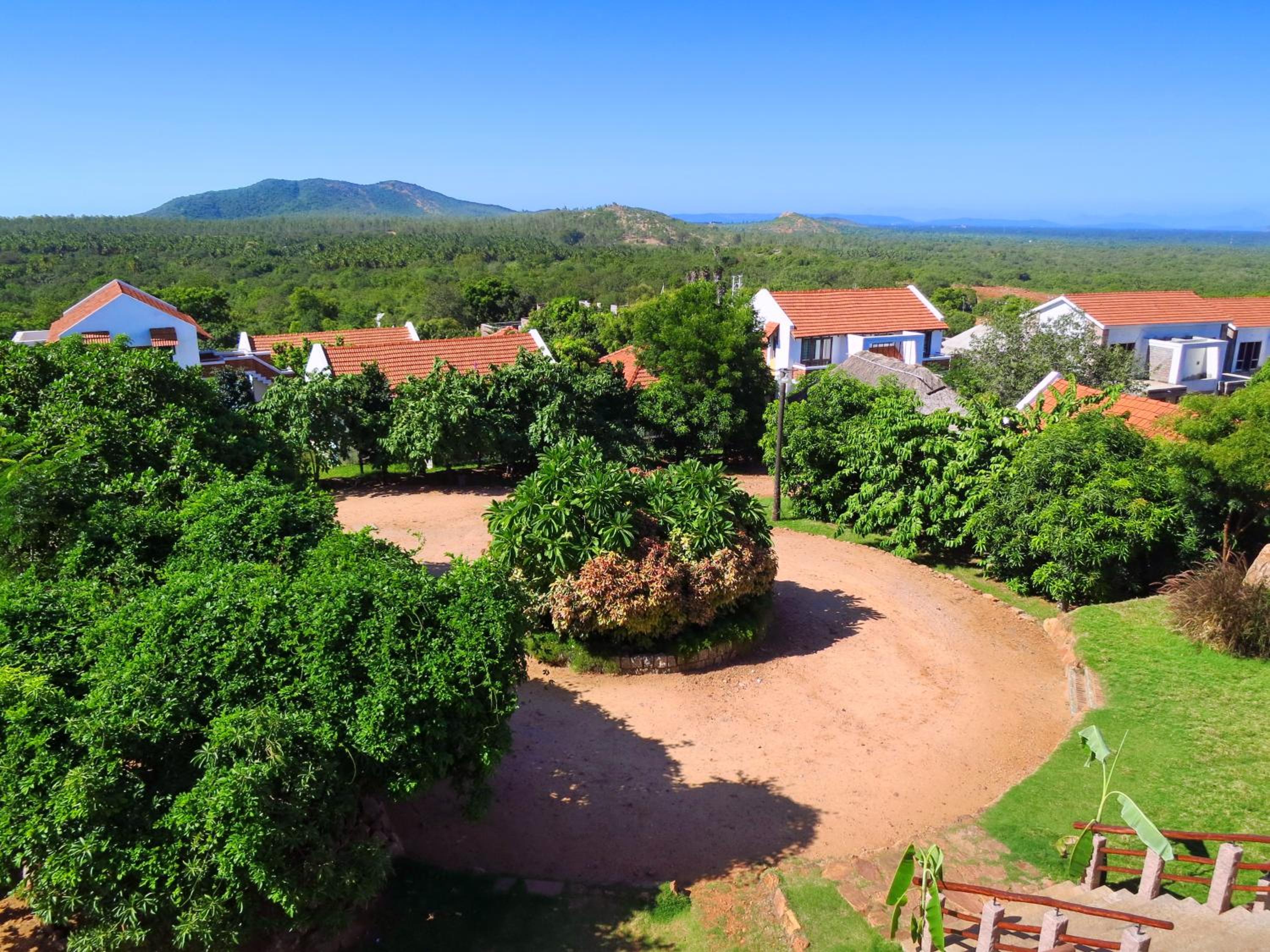 Kadambavanam Ethnic Village Resort