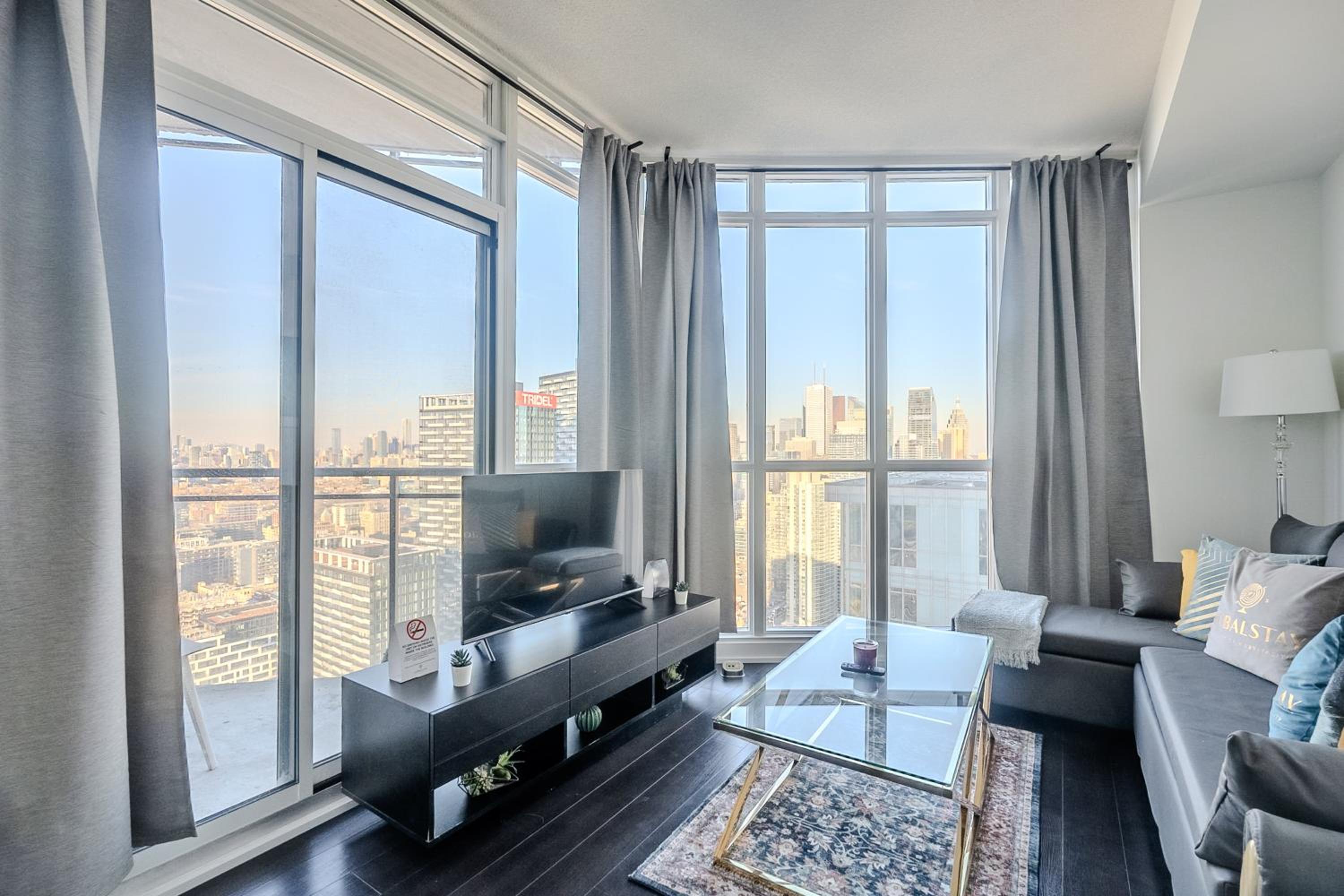 48th Floor CN Tower View 1 Bedroom Condo Iceboat Terrace Downtown Toronto
