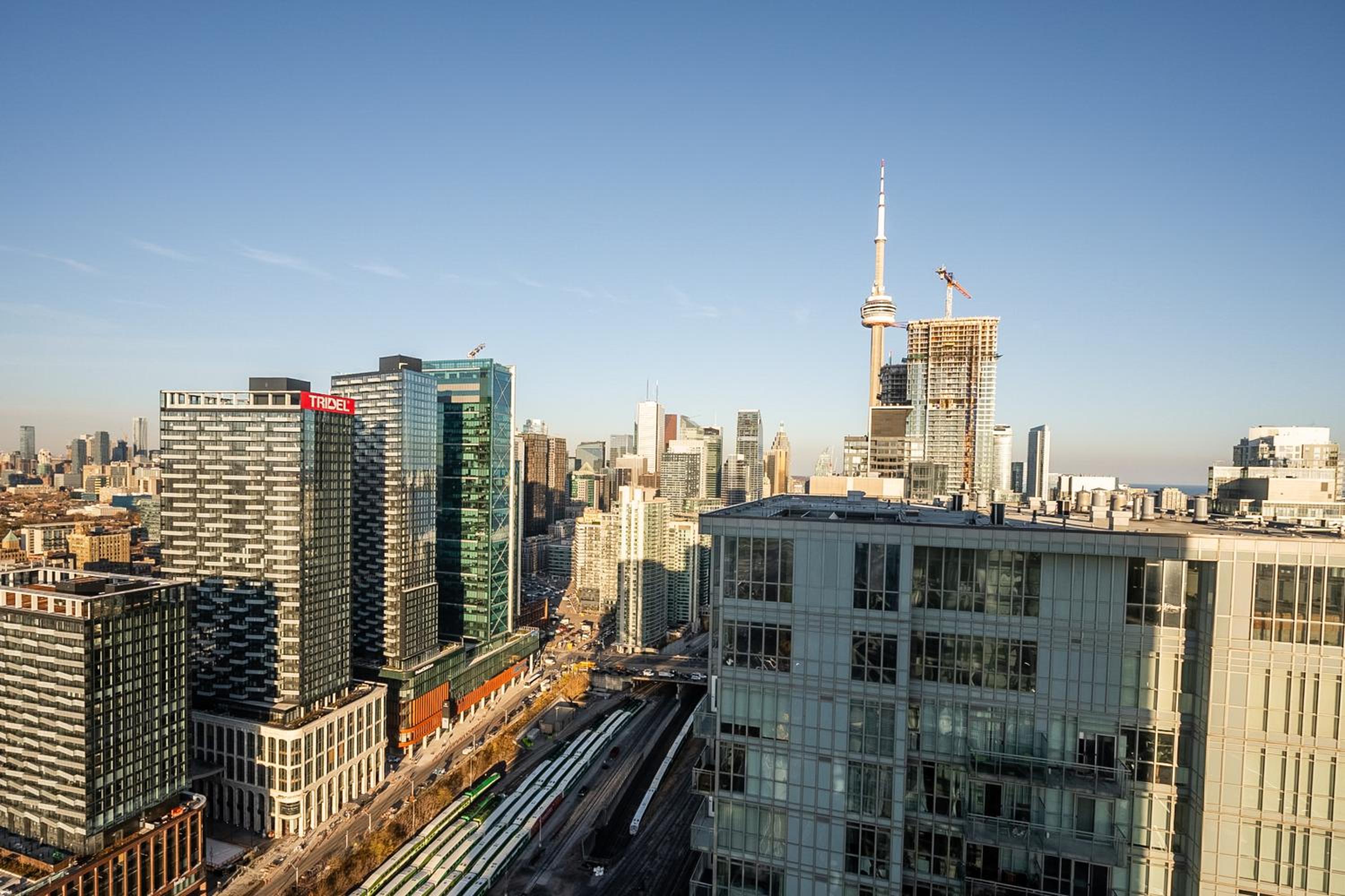48th Floor CN Tower View 1 Bedroom Condo Iceboat Terrace Downtown Toronto