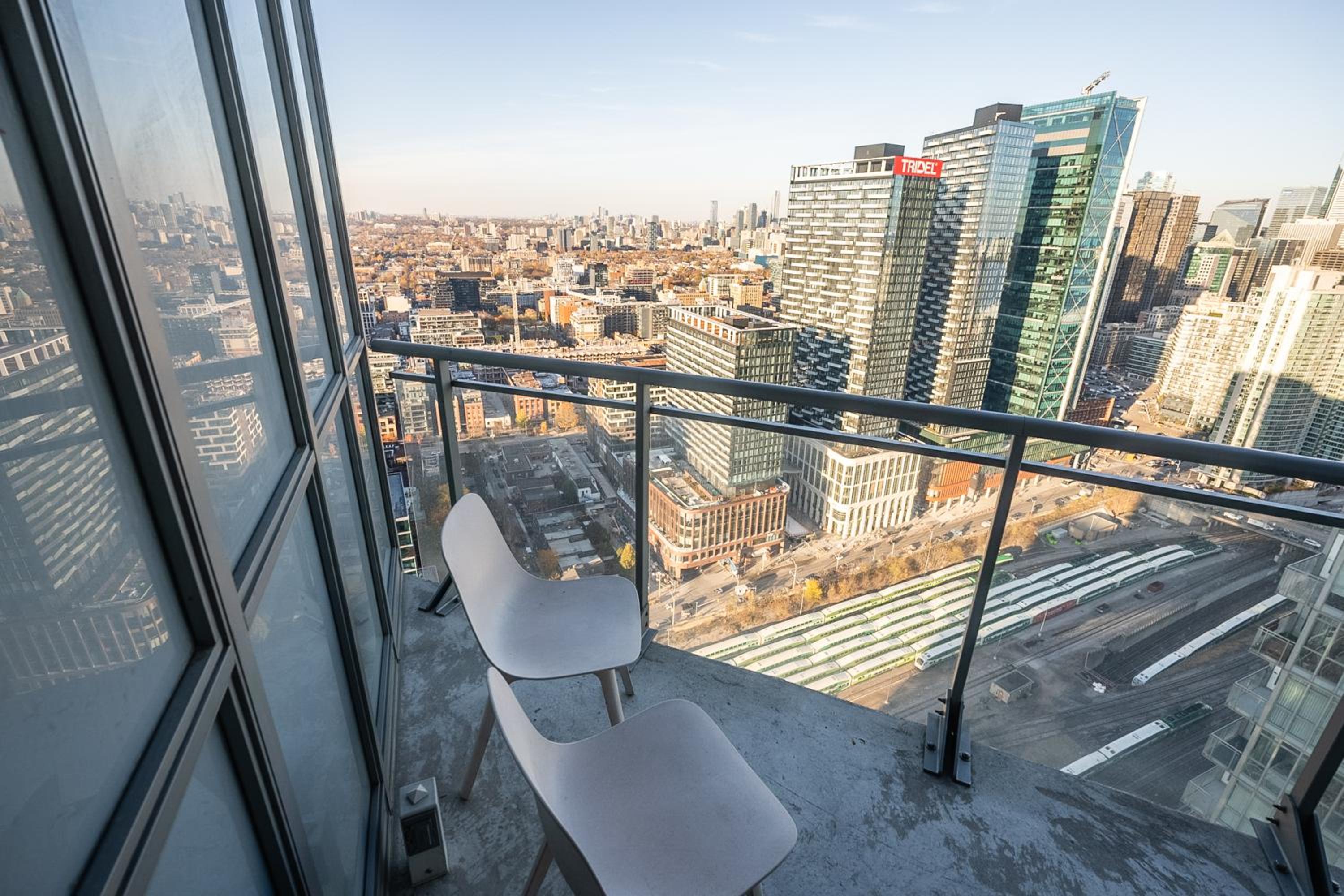 48th Floor CN Tower View 1 Bedroom Condo Iceboat Terrace Downtown Toronto