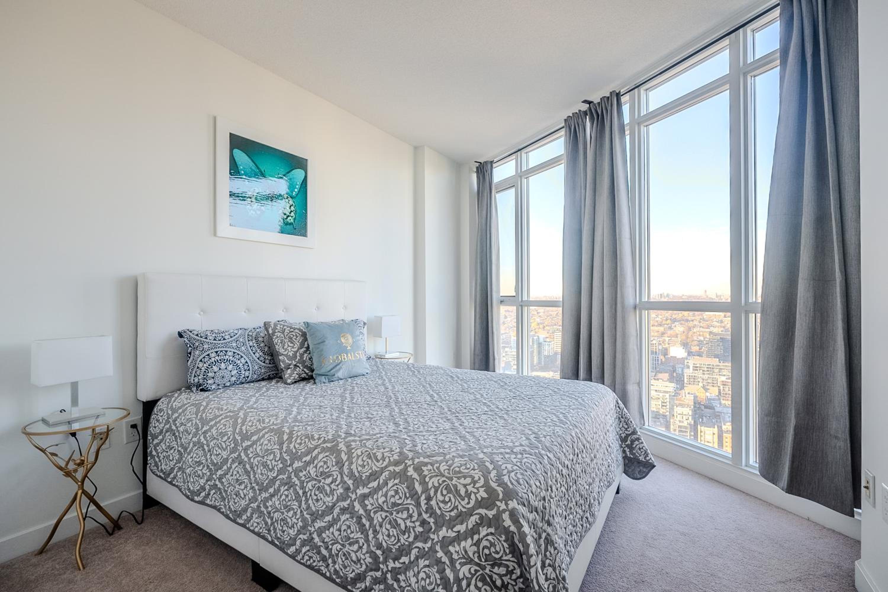 48th Floor CN Tower View 1 Bedroom Condo Iceboat Terrace Downtown Toronto