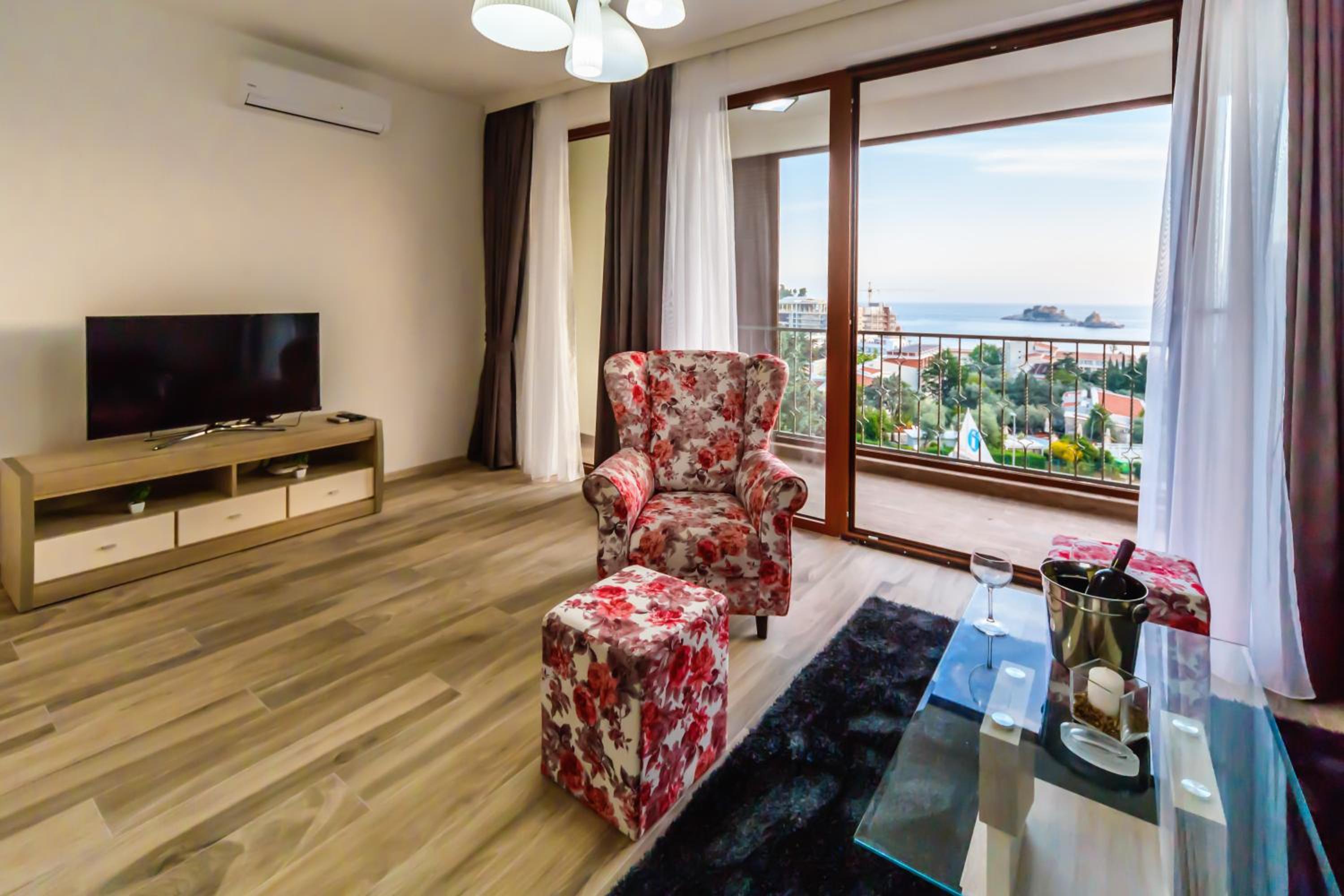 Opium Mar Apartments