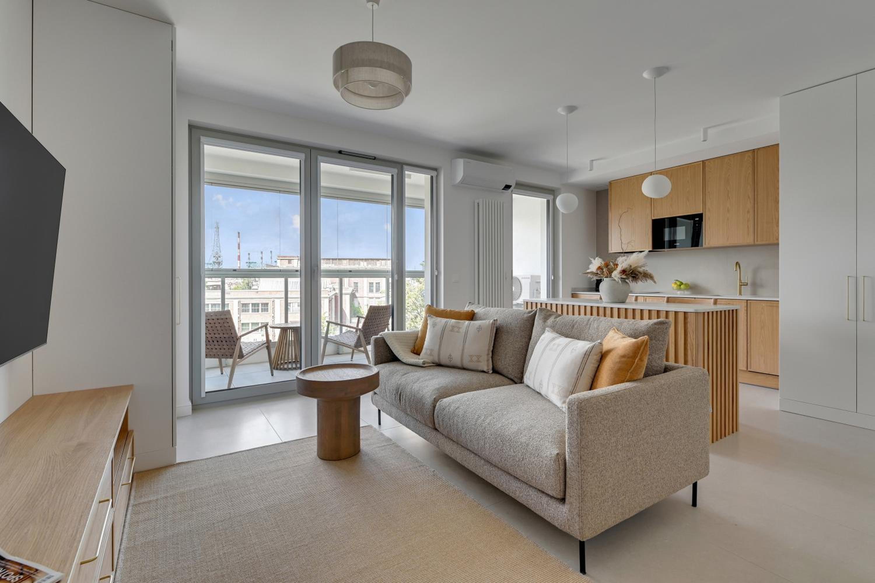 Żurawie - Food Hall, Parking & Stocznia by Downtown Apartments