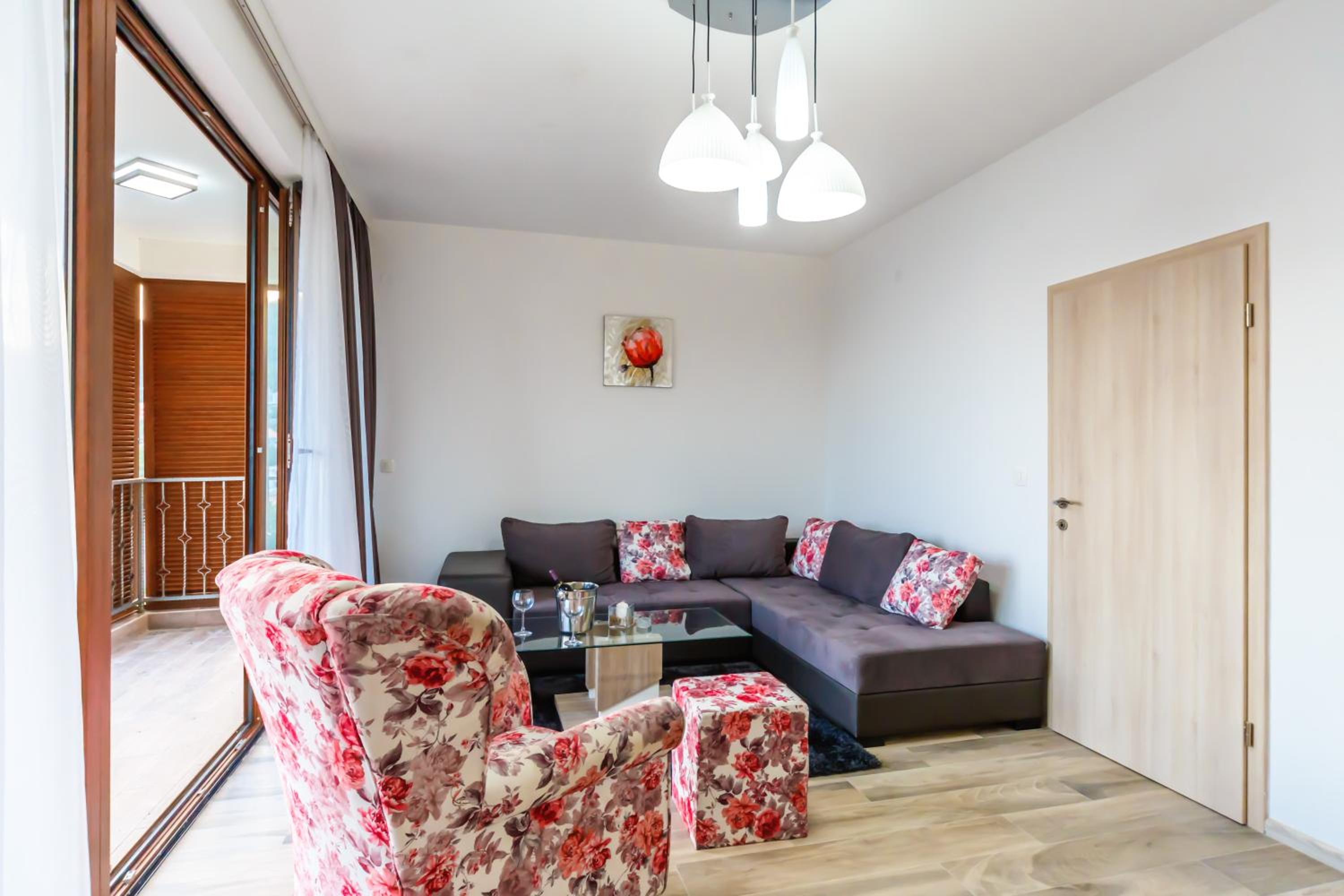Opium Mar Apartments