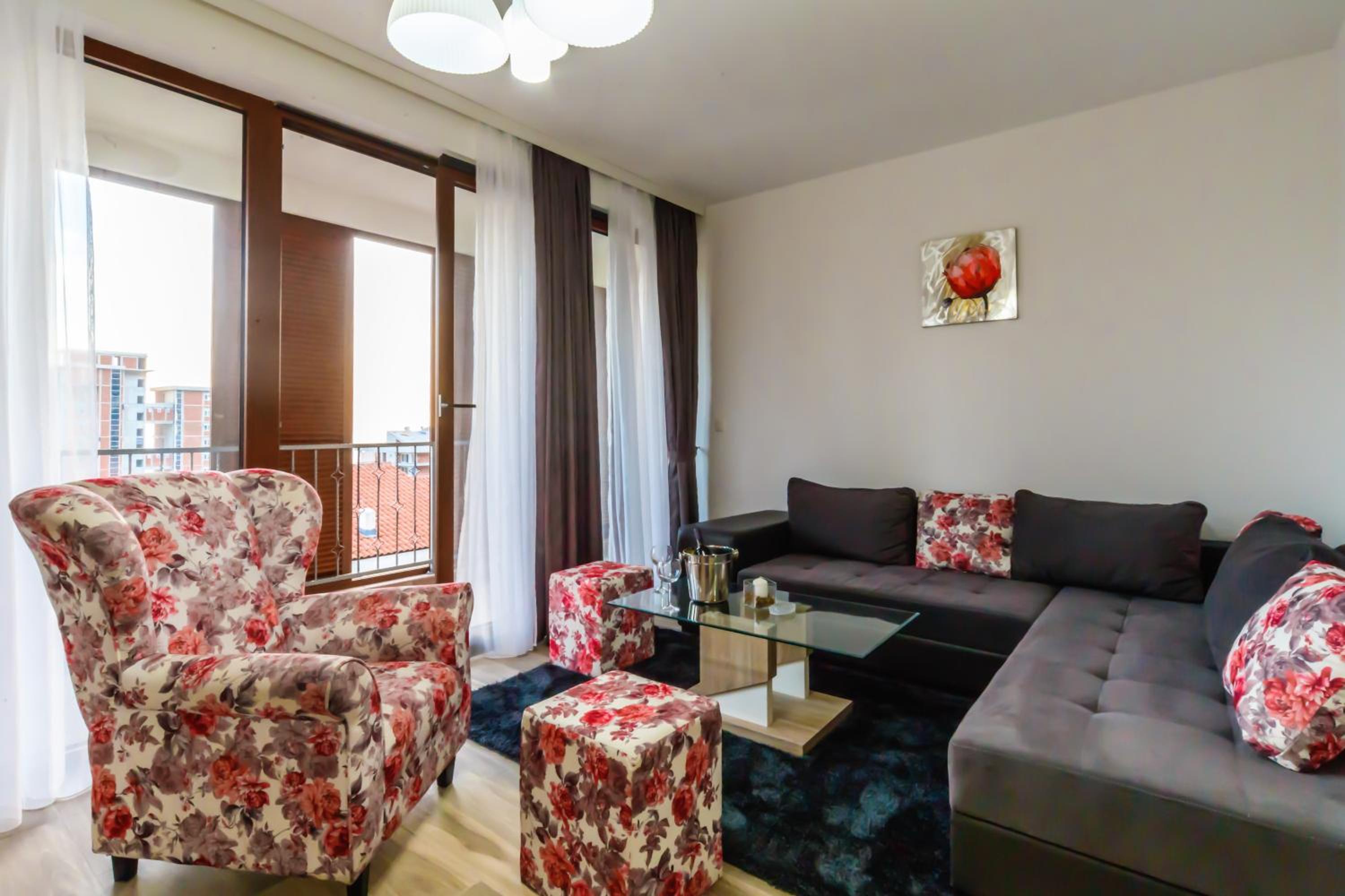 Opium Mar Apartments