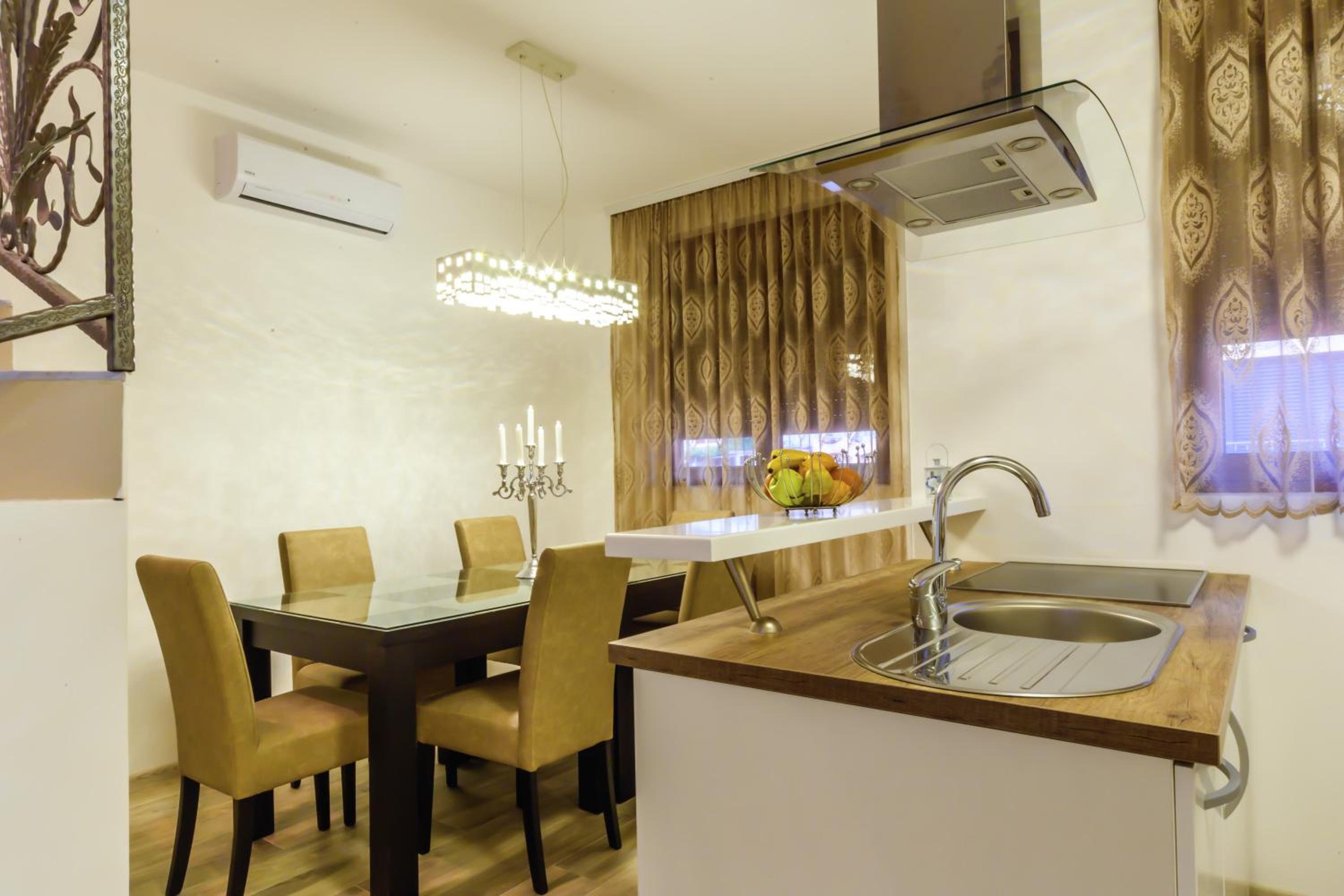 Opium Mar Apartments