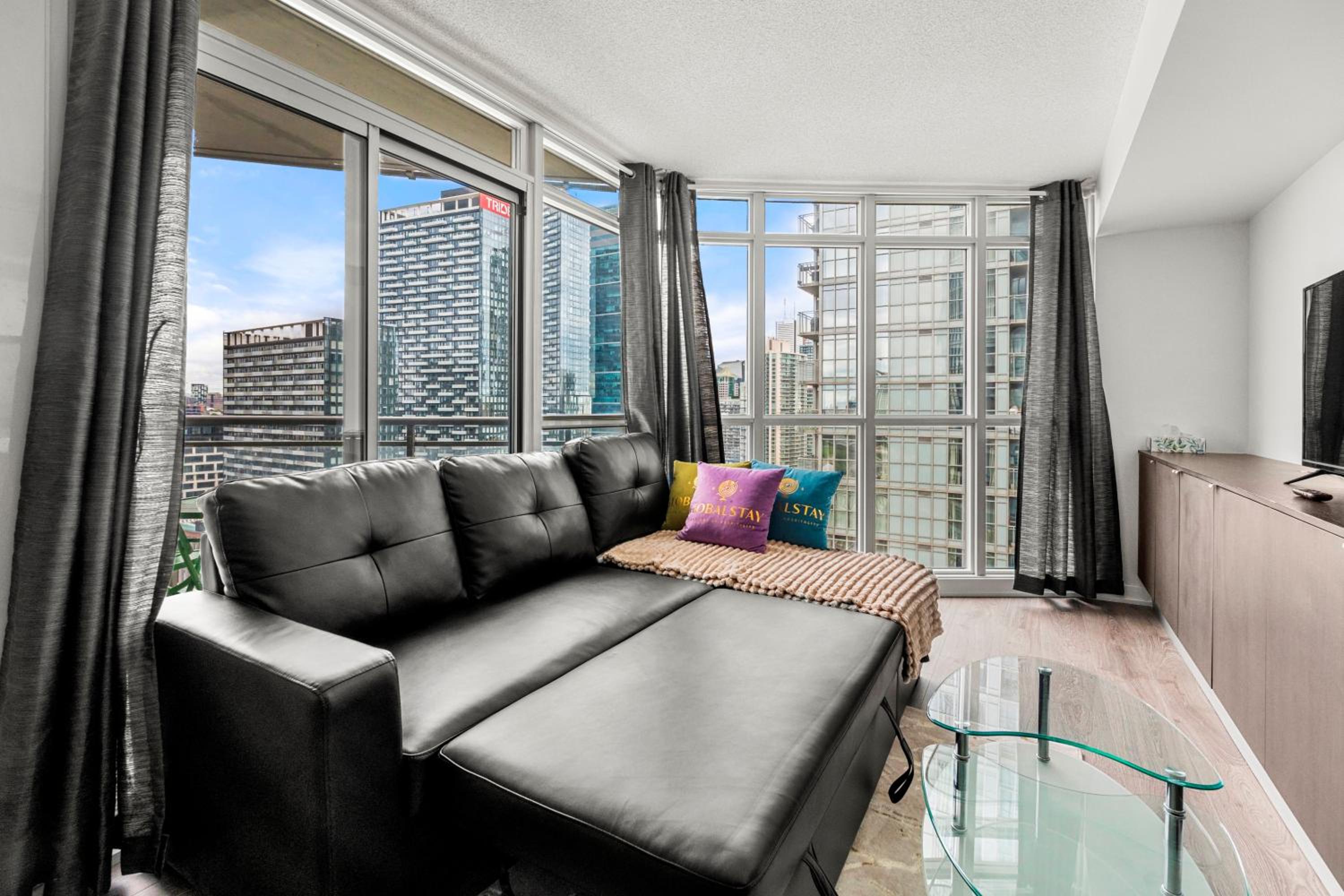 Bright 1 Bedroom Condo Iceboat Terrace Downtown Toronto