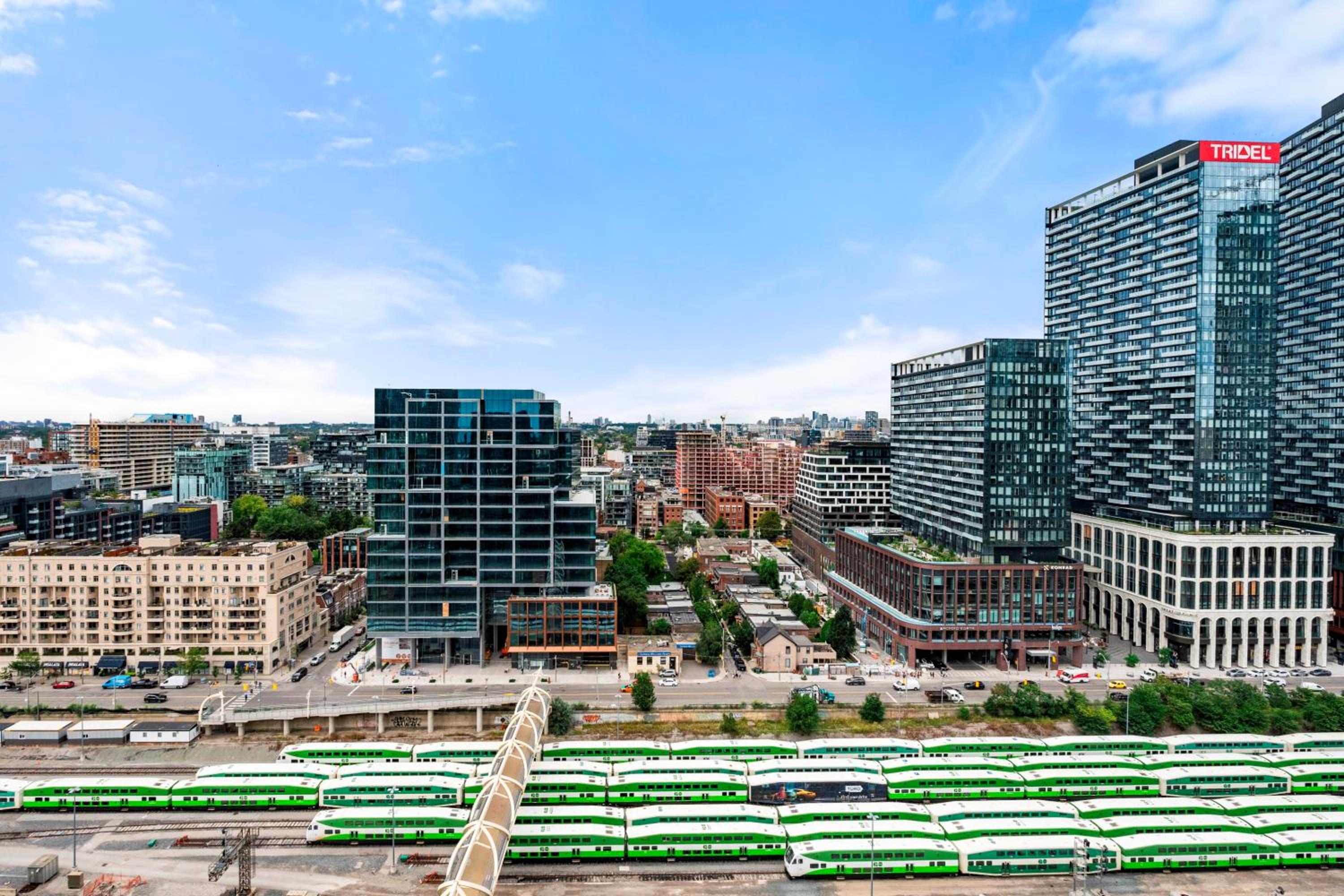Bright 1 Bedroom Condo Iceboat Terrace Downtown Toronto