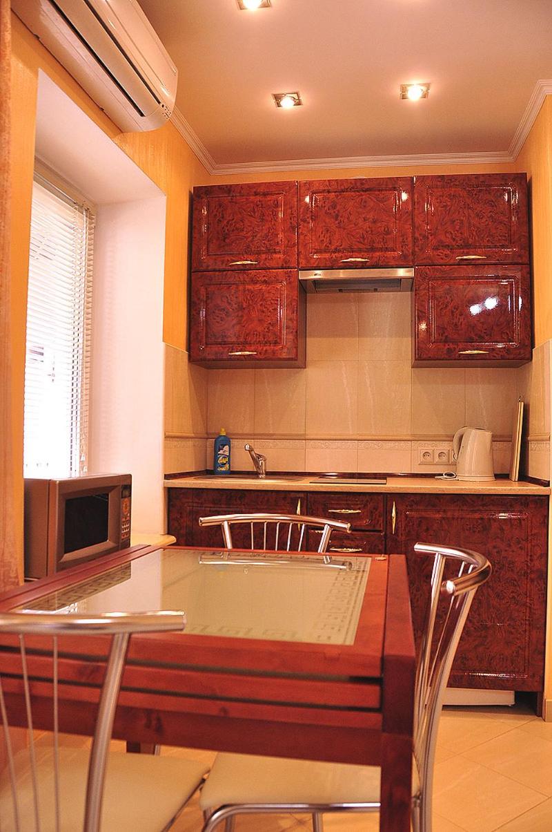 Apartments Lesi Ukrainki 25 view 3