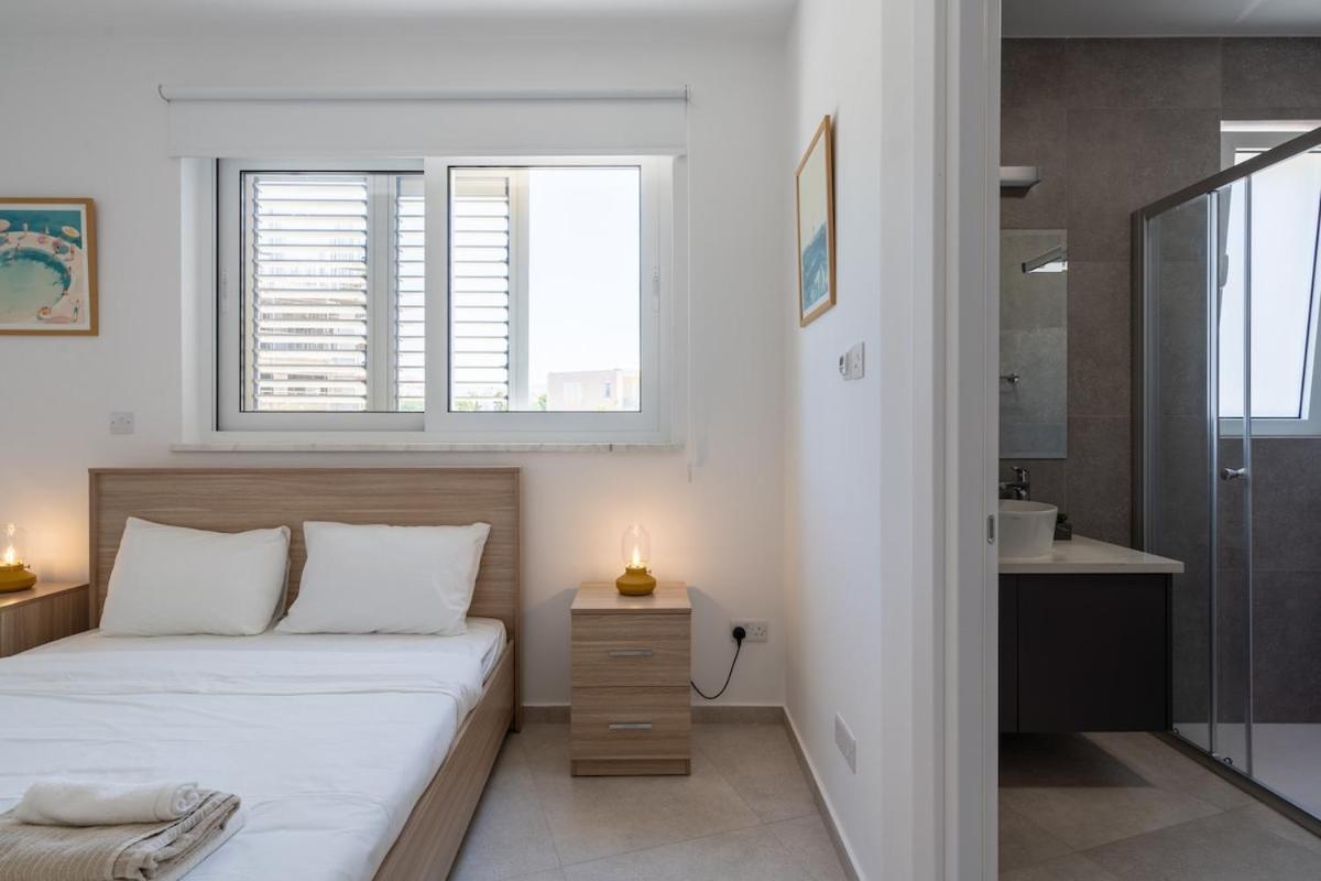 Modern Poolside villa at Paphos
