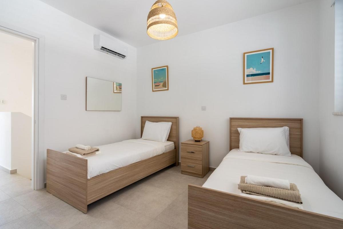 Modern Poolside villa at Paphos