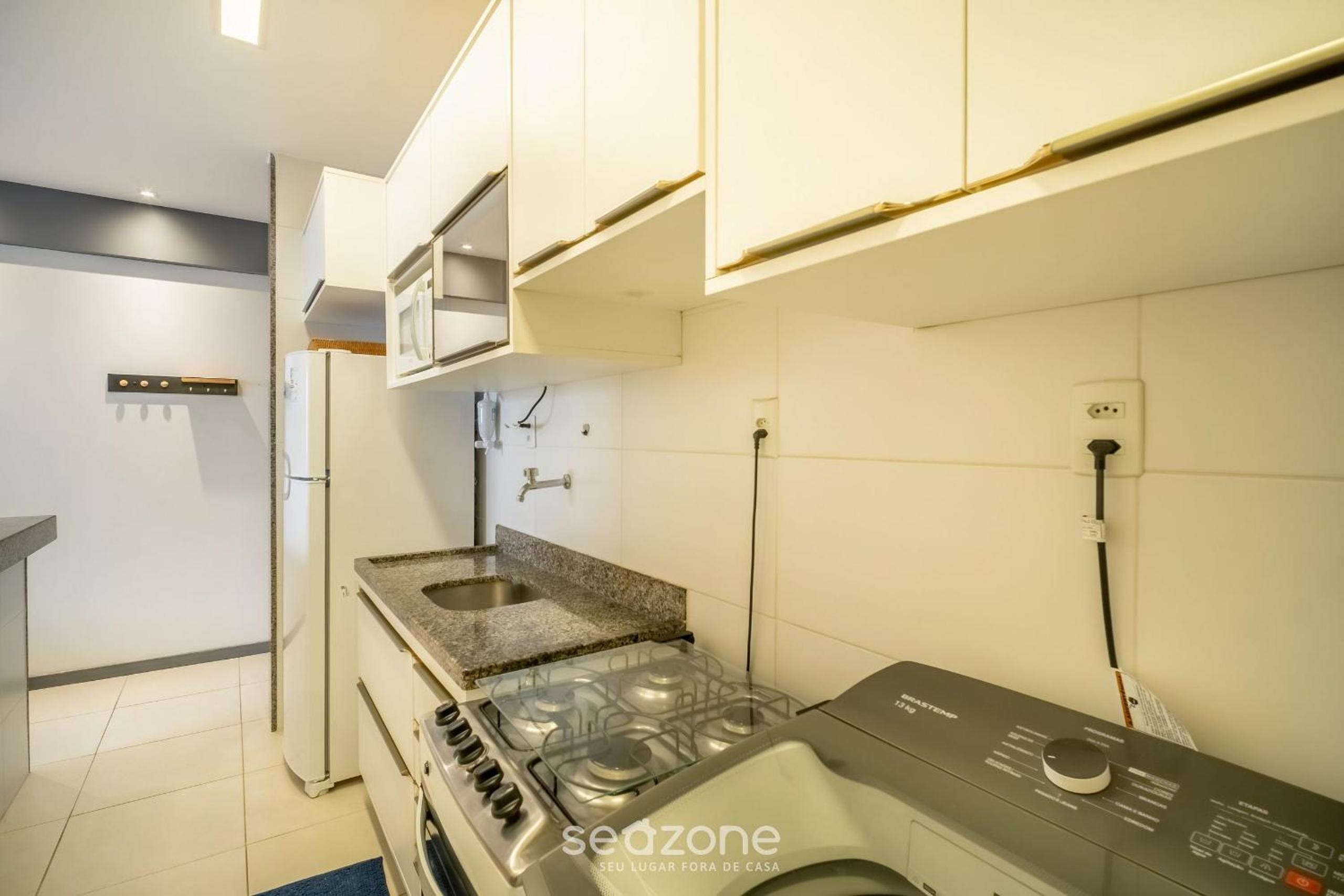 Apart in Condo w/ Pool and Gym STE0312