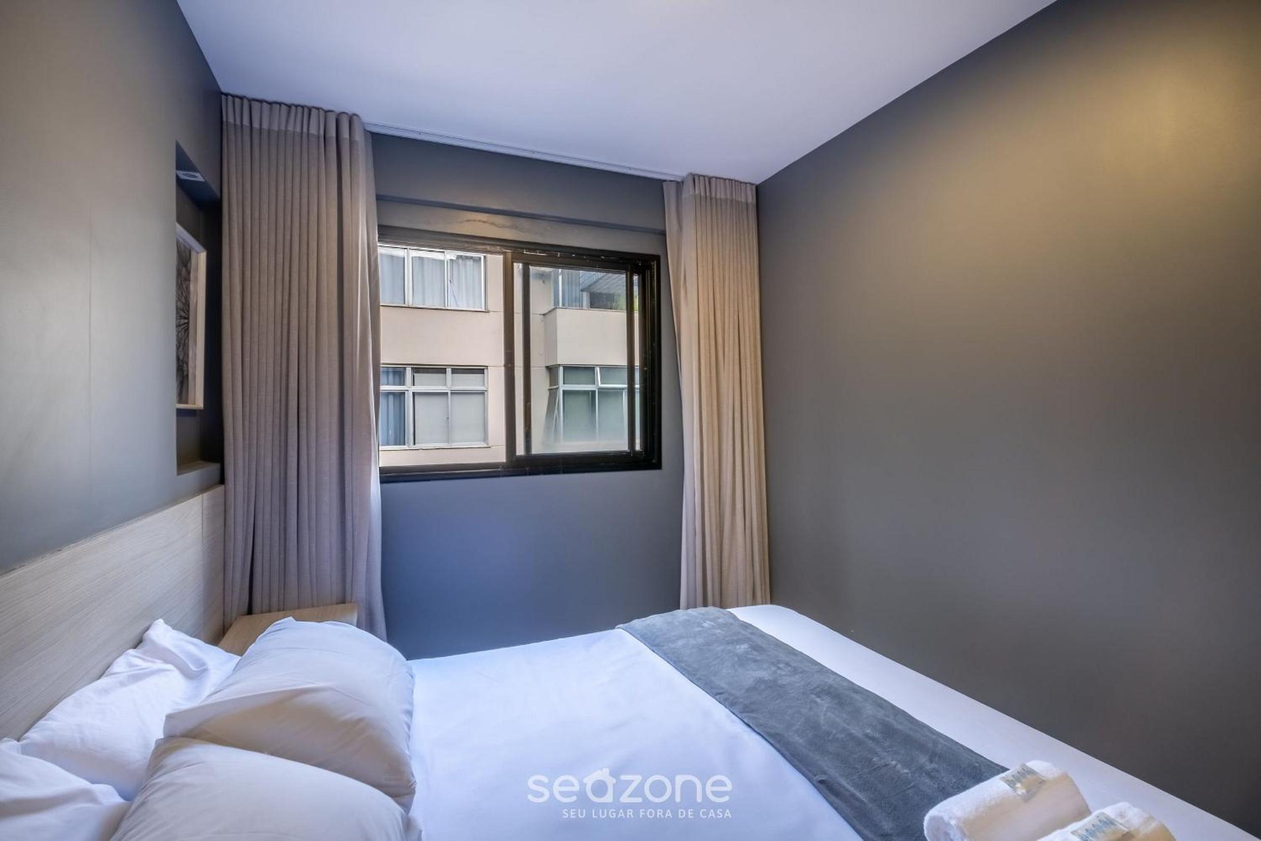 Apart in Condo w/ Pool and Gym STE0312