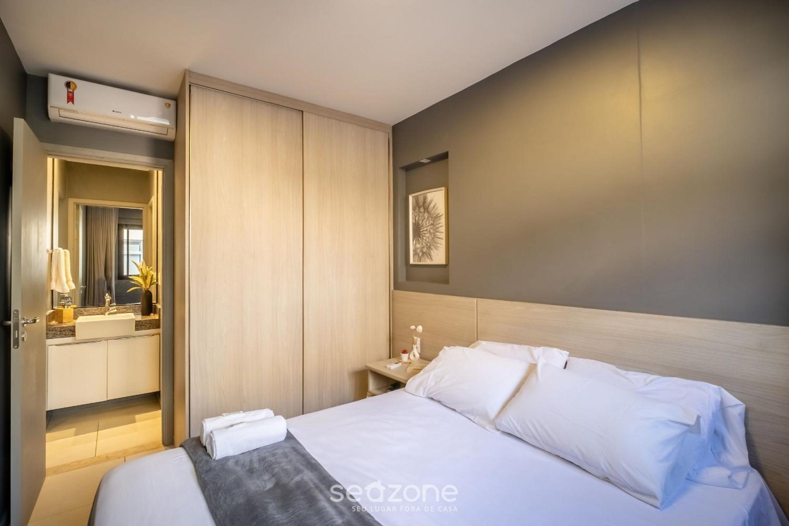 Apart in Condo w/ Pool and Gym STE0312