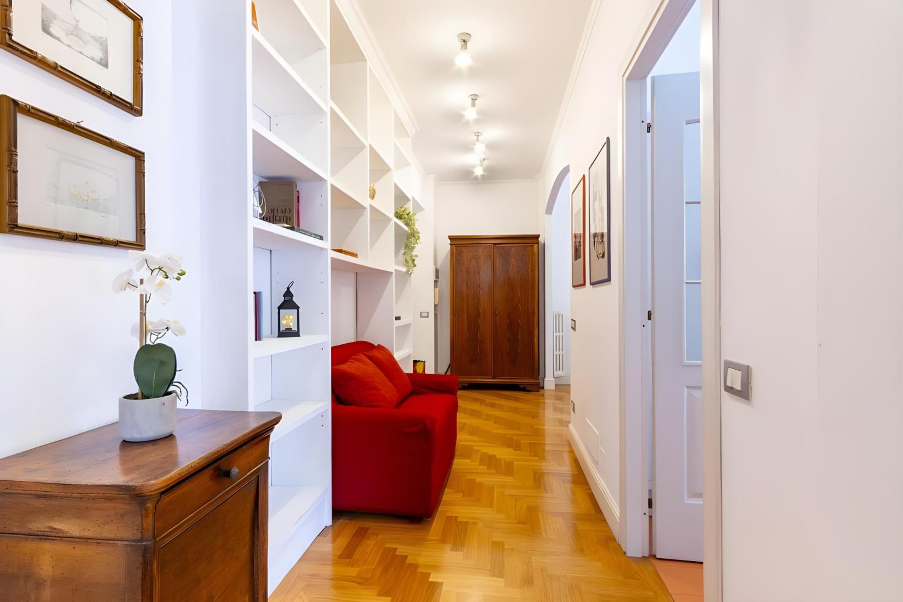 Elegantis Solinda Suite Apartment with Private Terrace - Steps from Metro, Tram & Bus to Rome's Historic Center