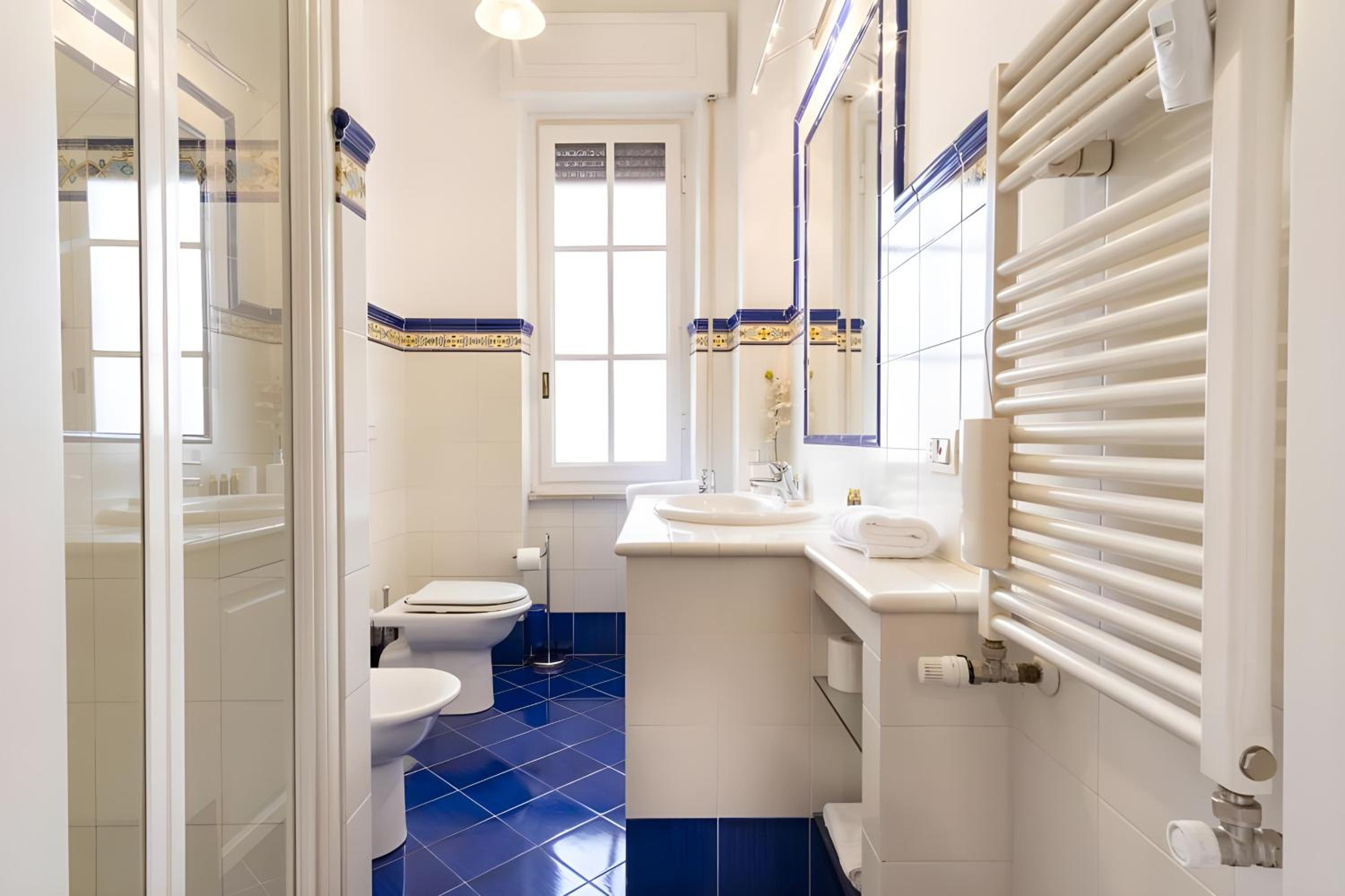Elegantis Solinda Suite Apartment with Private Terrace - Steps from Metro, Tram & Bus to Rome's Historic Center