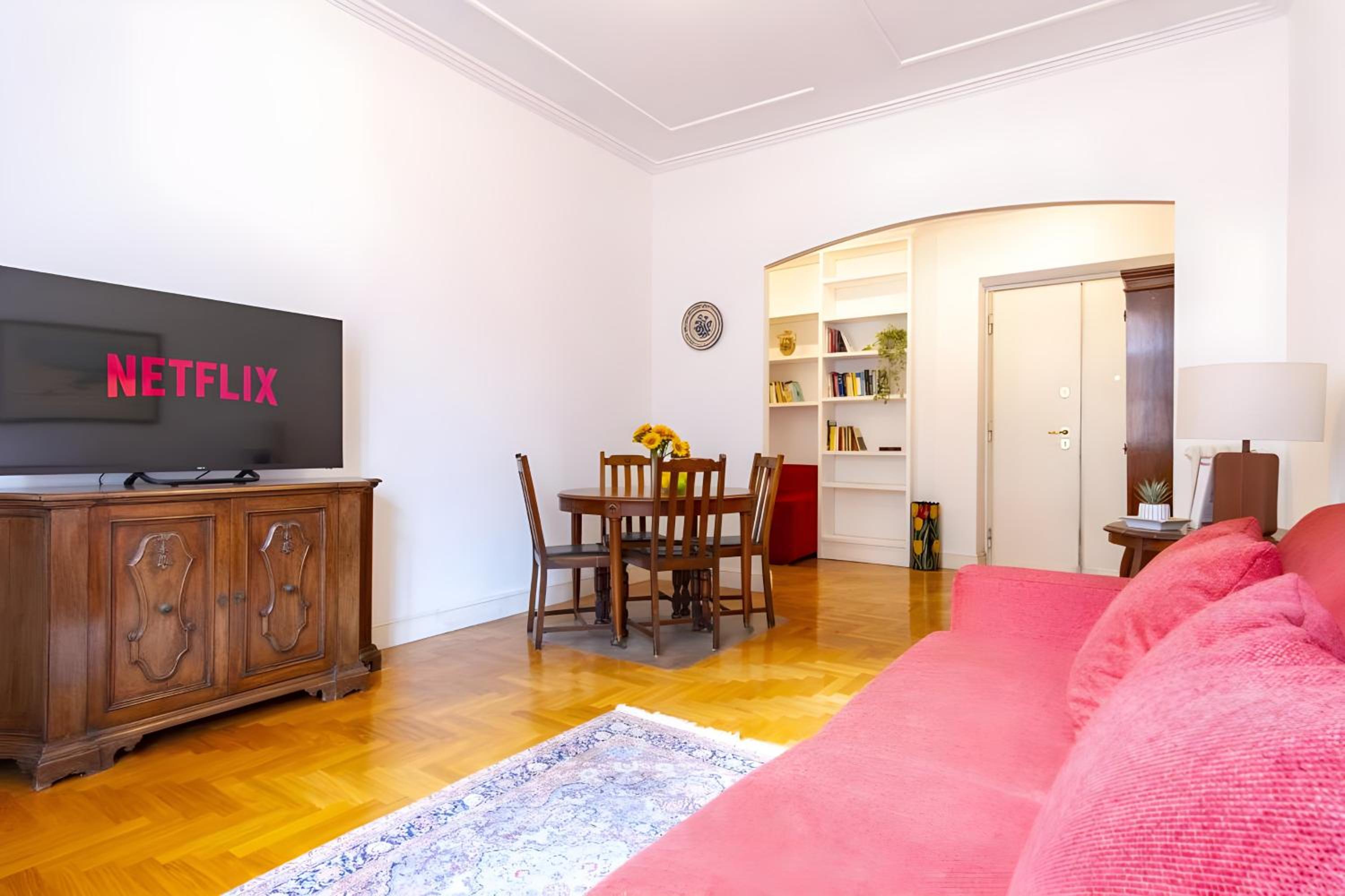 Elegantis Solinda Suite Apartment with Private Terrace - Steps from Metro, Tram & Bus to Rome's Historic Center