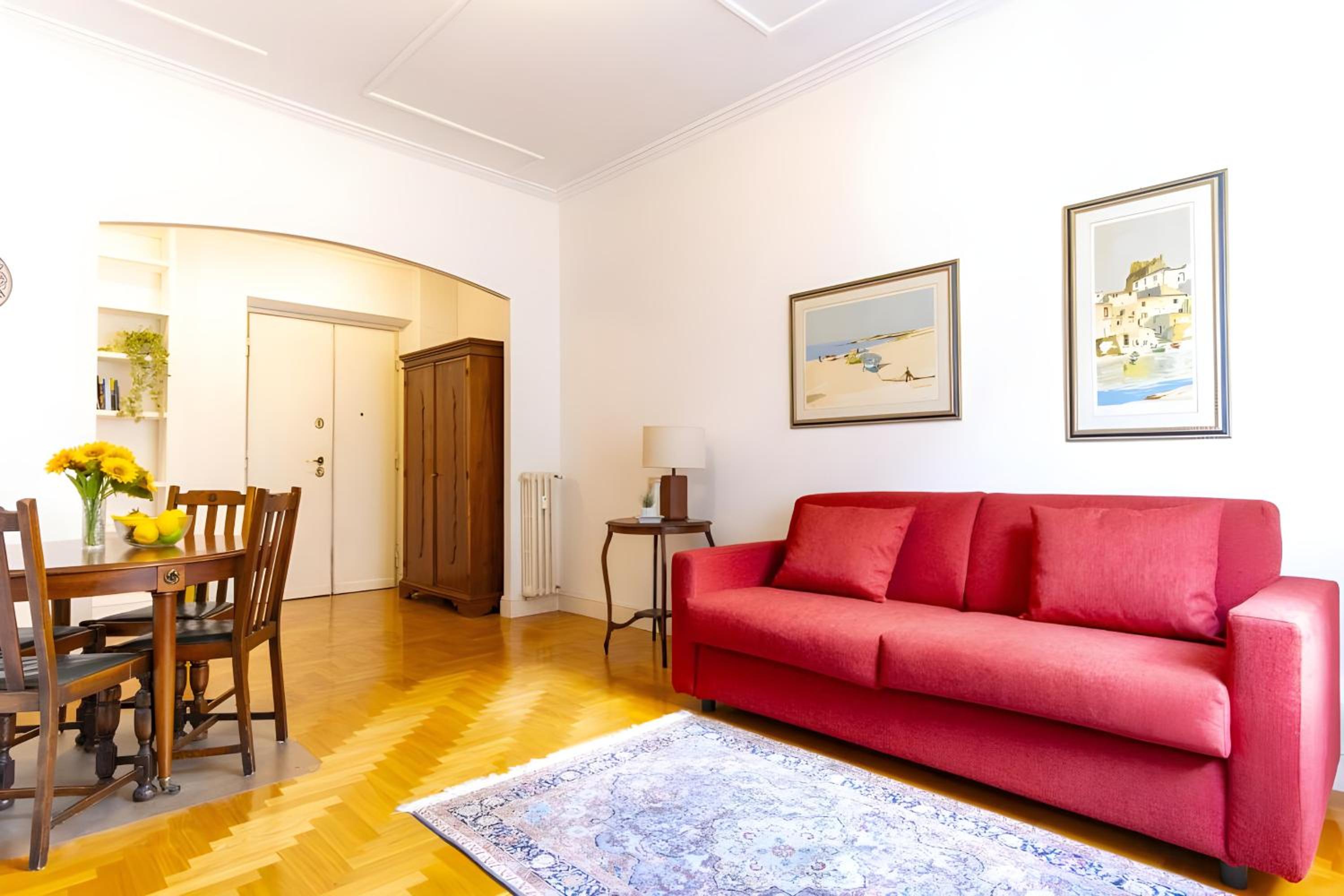Elegantis Solinda Suite Apartment with Private Terrace - Steps from Metro, Tram & Bus to Rome's Historic Center