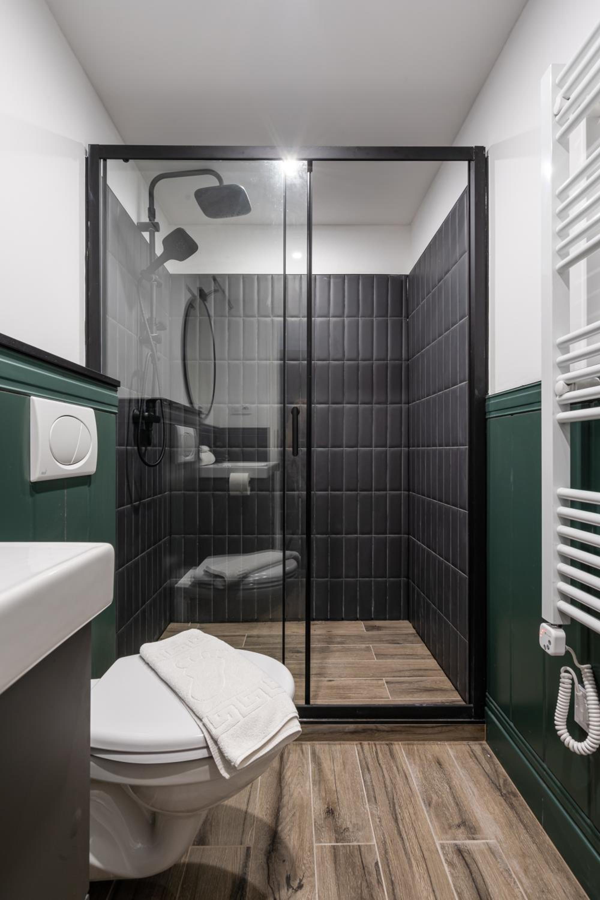 E41 - Trendy Boutique Apartments - Prime Spot by BQA