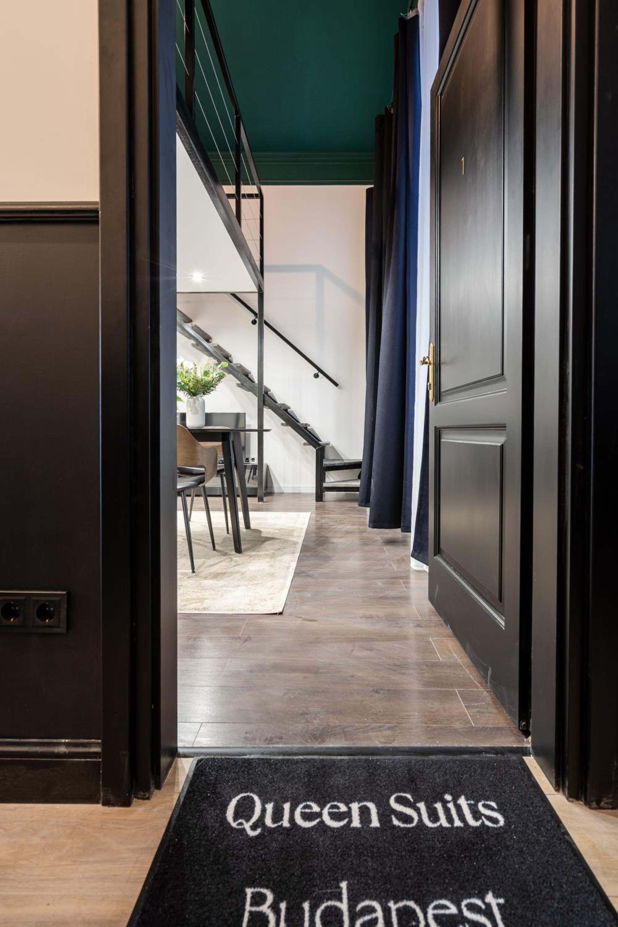 E41 - Trendy Boutique Apartments - Prime Spot by BQA